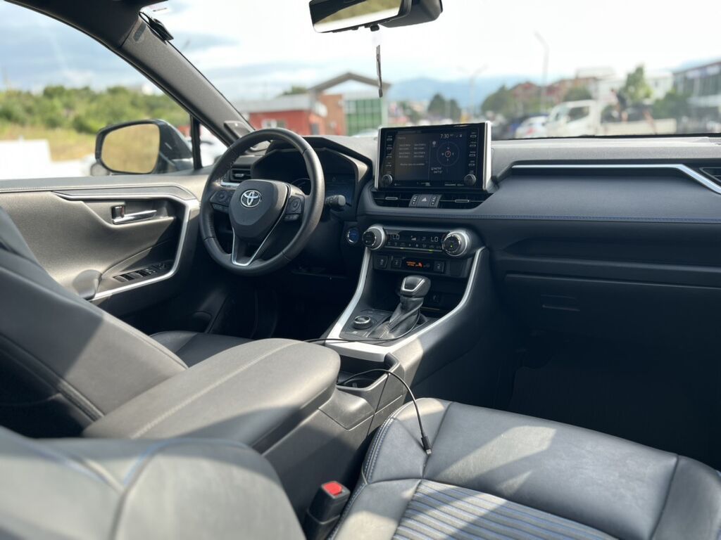Toyota RAV4: 2021 г., 2.5 л, Автомат, Гибрид, Кроссовер: фото 8