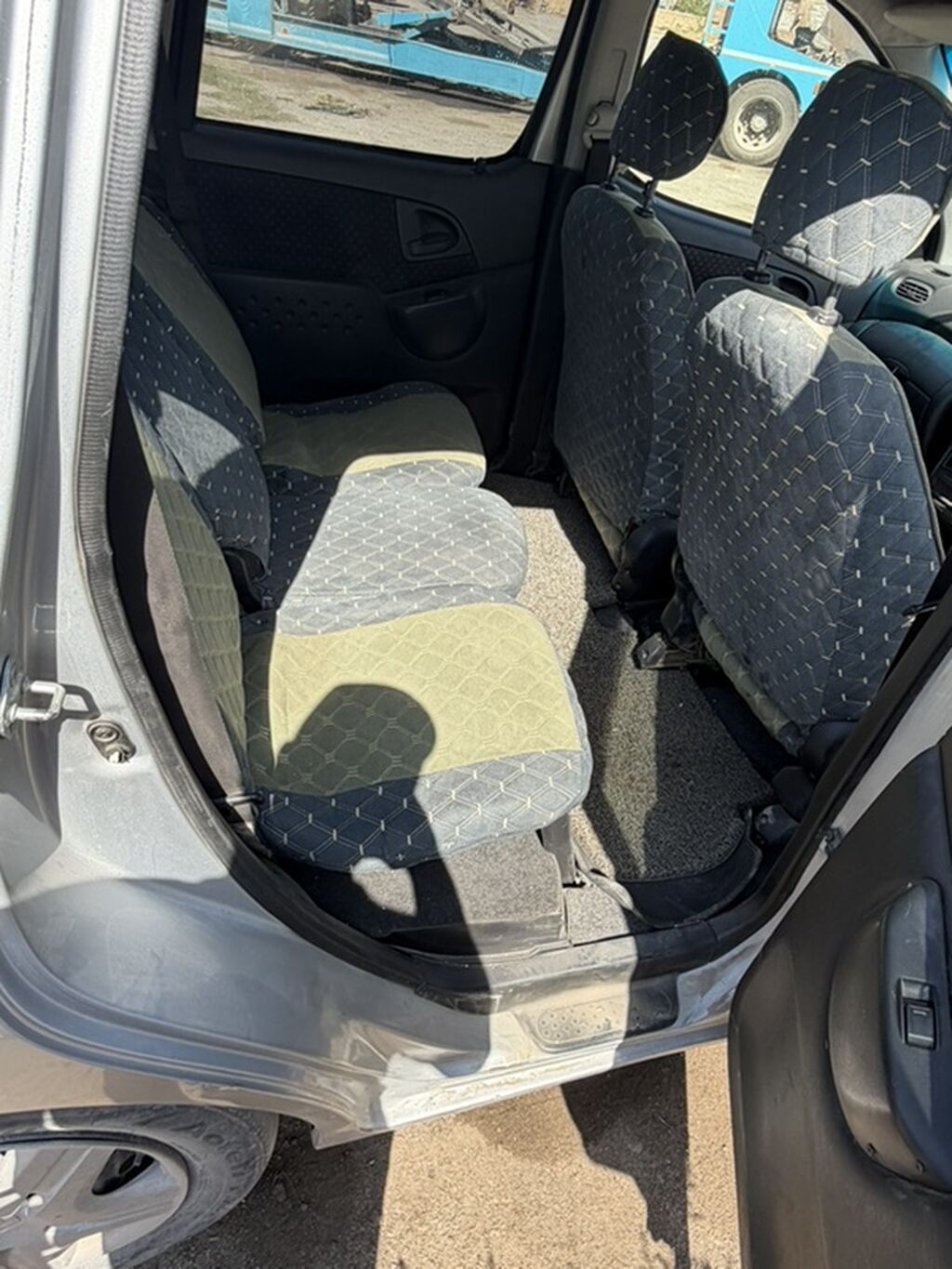 Toyota Funcargo: 2003 г., 1.3 л, Бензин: фото 6