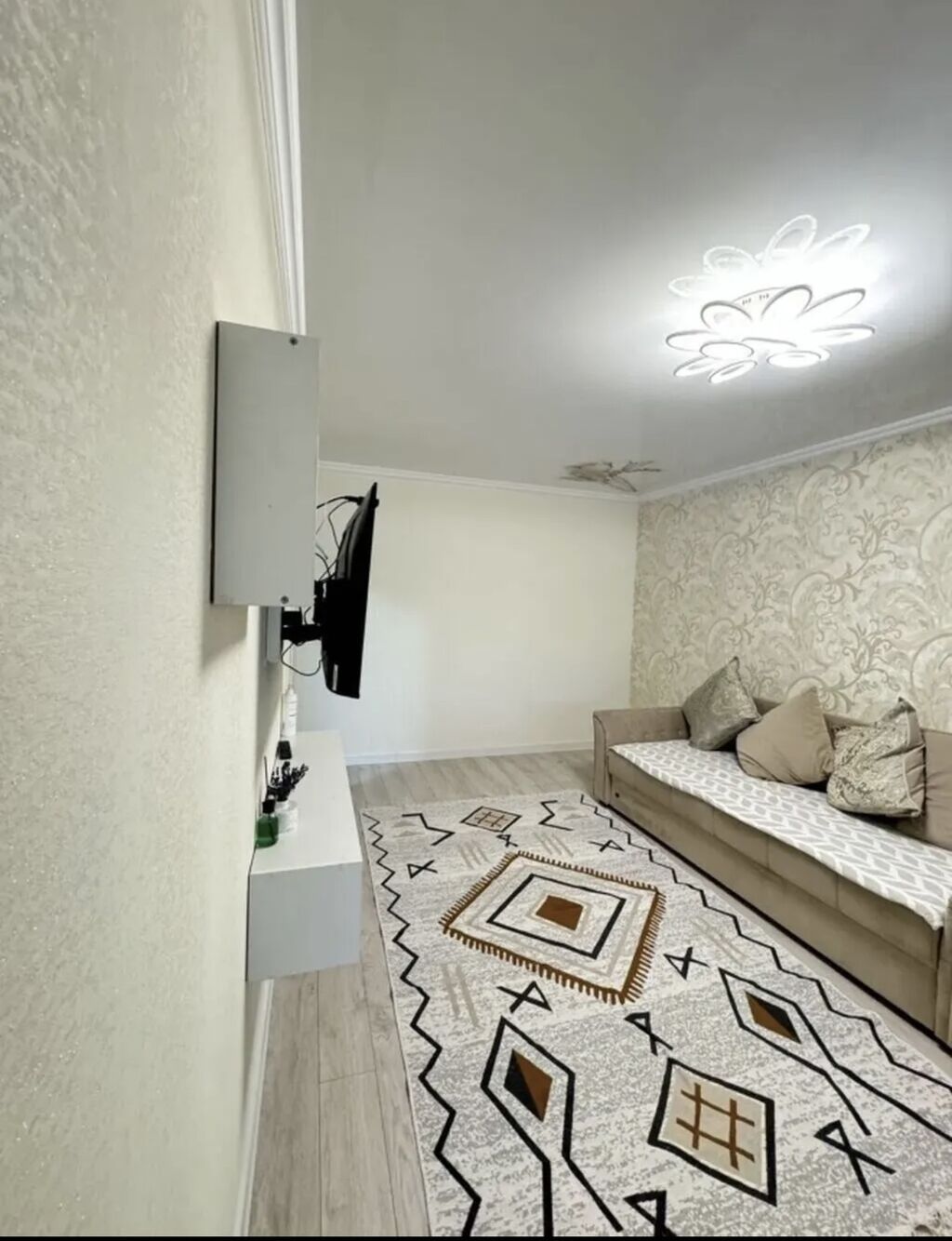1 комната, 38 м², 5 мкр 104 серия, 2 этаж, Дизайнерский ремонт: фото 6