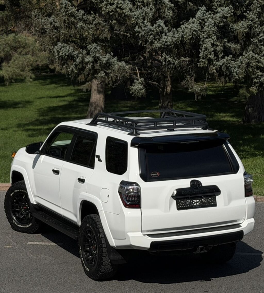 Toyota 4Runner: 2021 г., 4 л, Автомат, Бензин, Внедорожник: фото 4