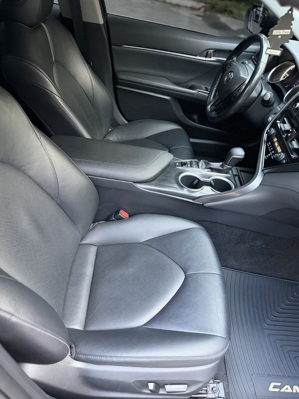 Toyota Camry: 2021 г., 2 л, Автомат, Гибрид, Седан: фото 8