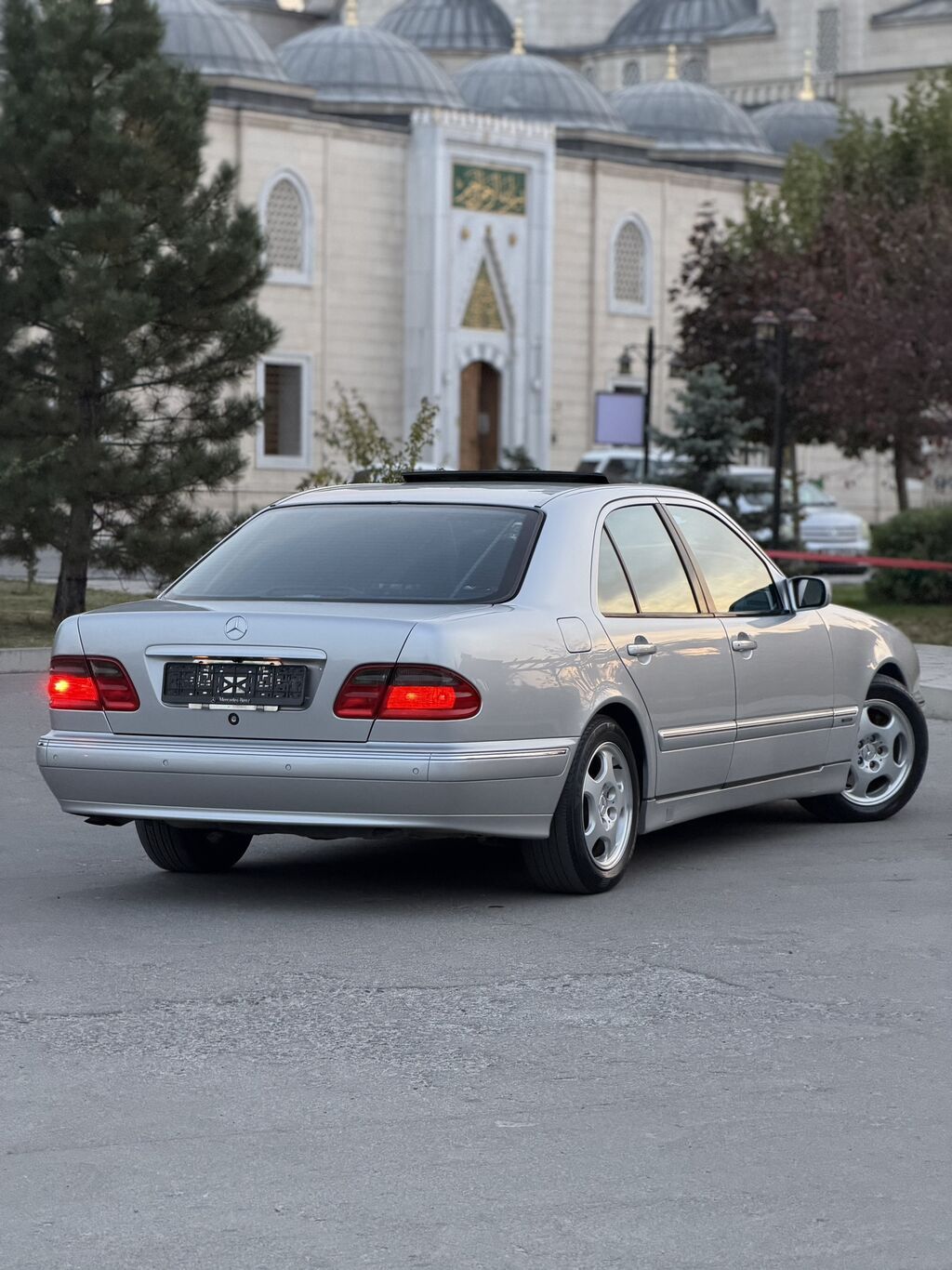 Mercedes-Benz E-Class: 2002 г., 3.2 л, Автомат, Бензин, Седан: фото 2