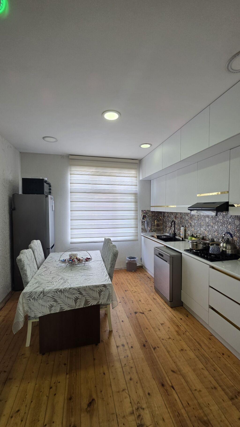 5 otaqlı, 145 kv. m, Kredit yoxdur, Yeni təmirli