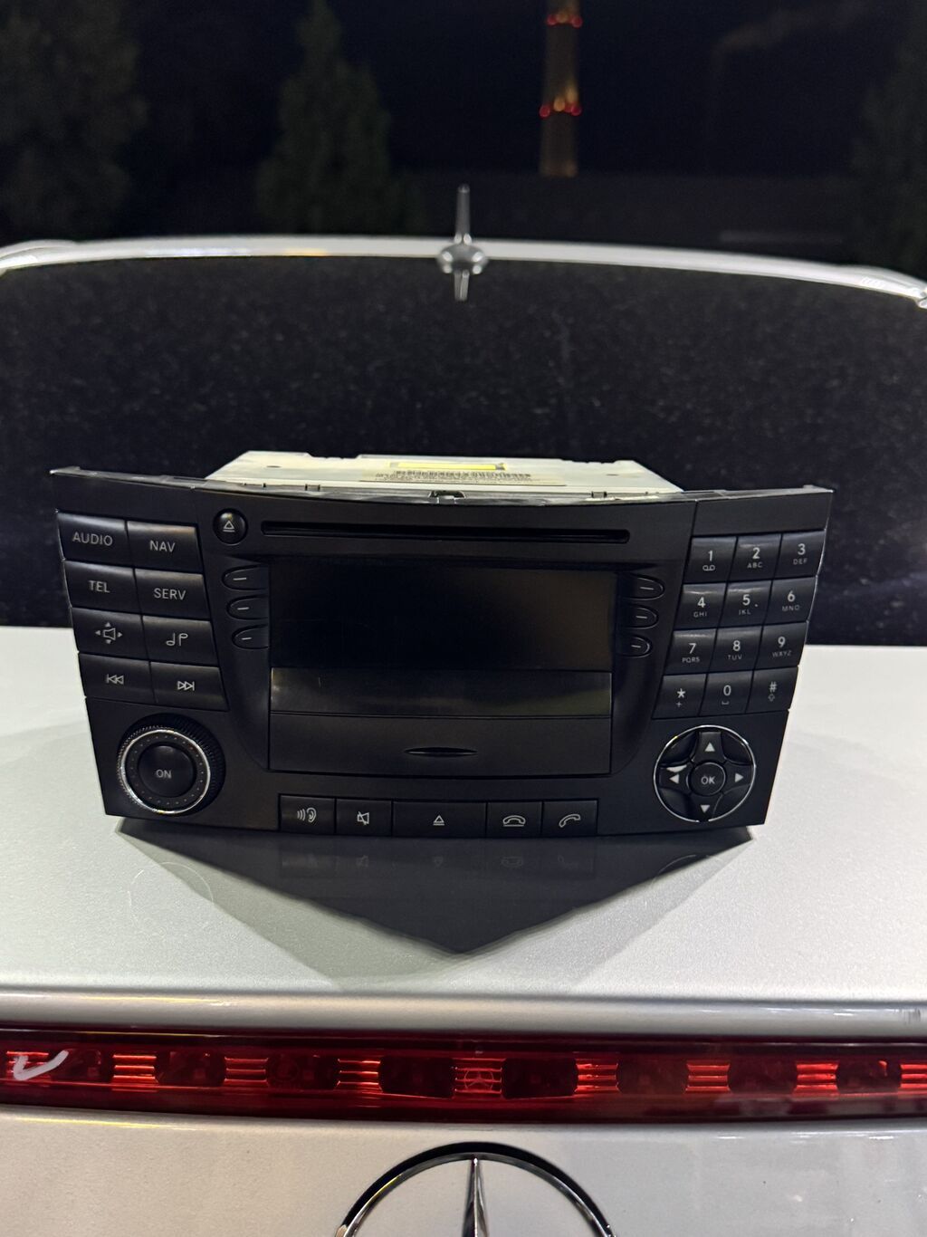 Штатный магнитола на Mercedes 211