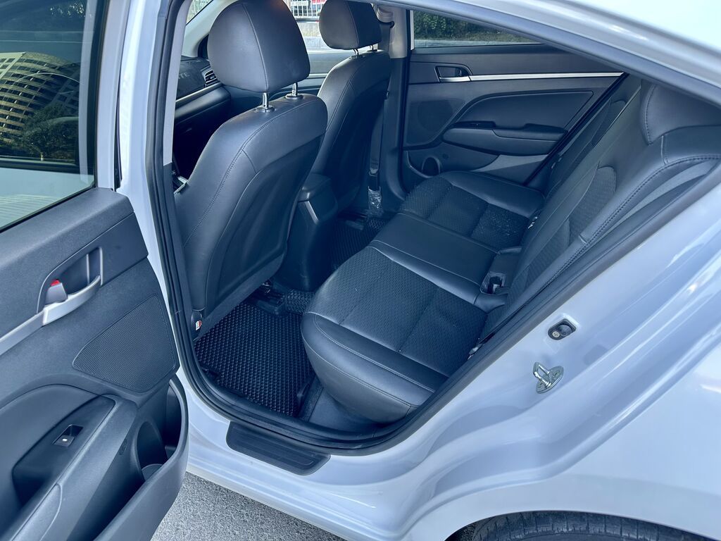 Hyundai Avante: 2019 г., 1.6 л, Автомат, Бензин, Седан: фото 8