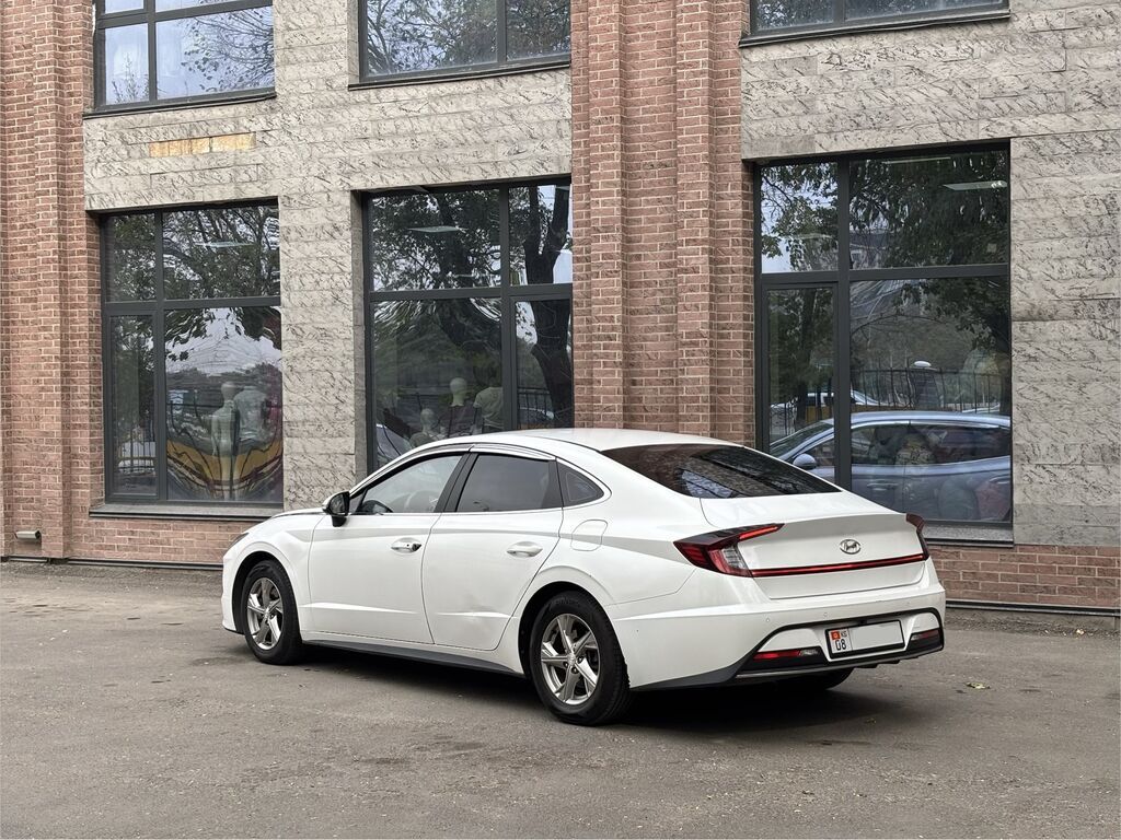 Hyundai Sonata: 2021 г., 2 л, Автомат, Газ, Седан: фото 2