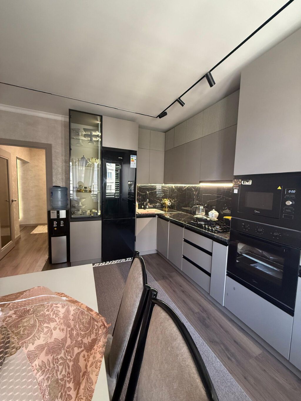 3 комнаты, 90 м², 5 этаж, Дизайнерский ремонт: фото 1