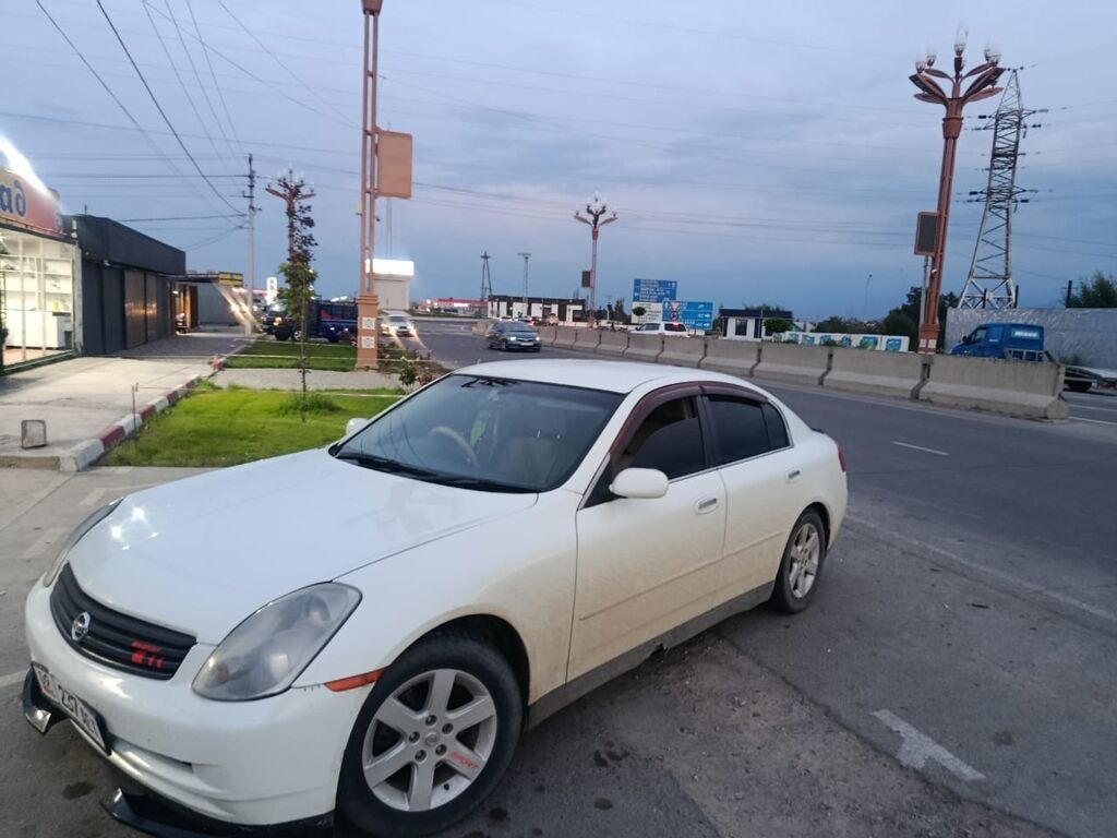 Nissan Skyline: 2001 г., 2.5 л, Бензин, Седан: фото 4