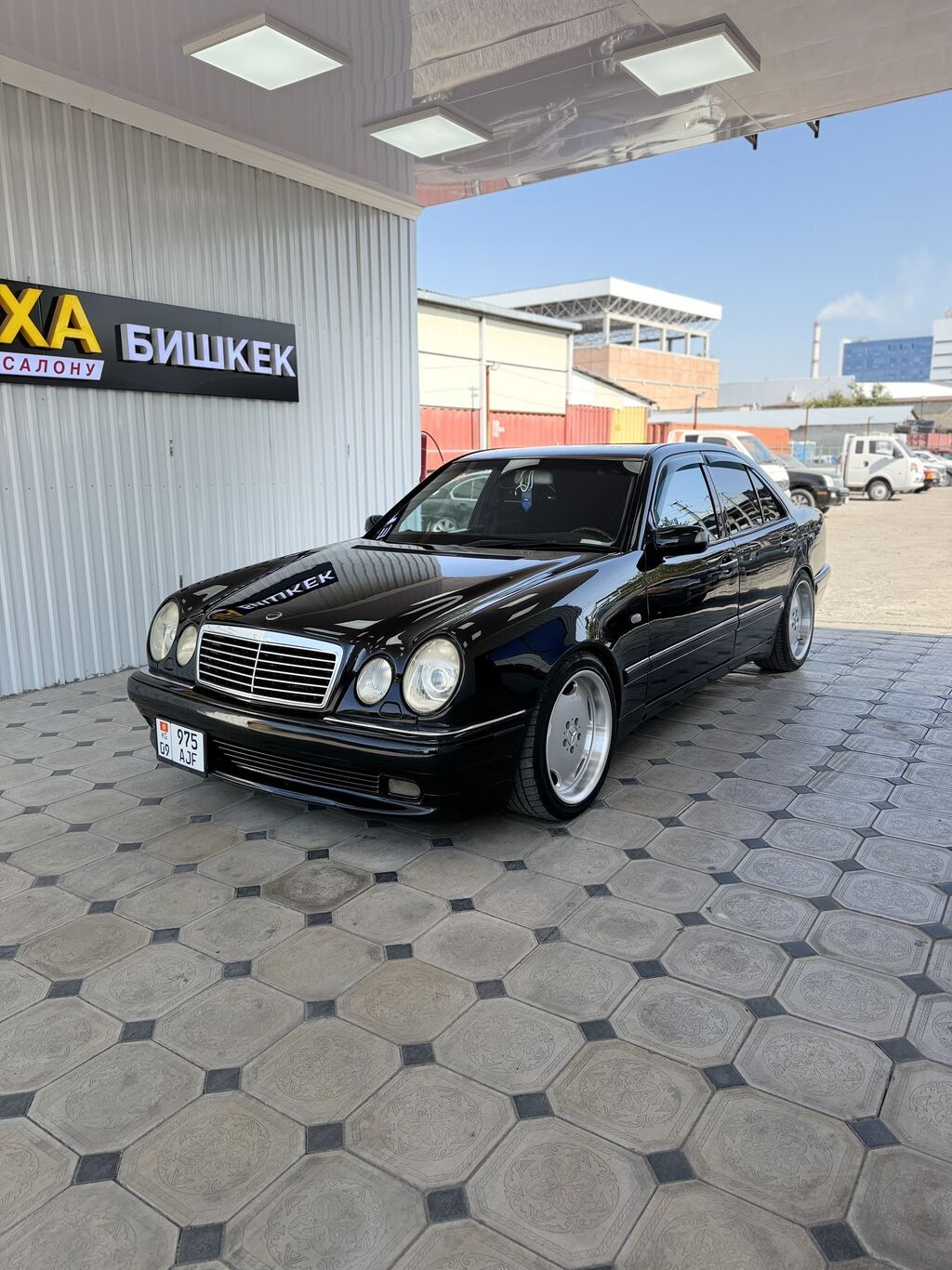Mercedes-Benz E-Class: 1998 г., 4.3 л, Автомат, Бензин, Седан: фото 2