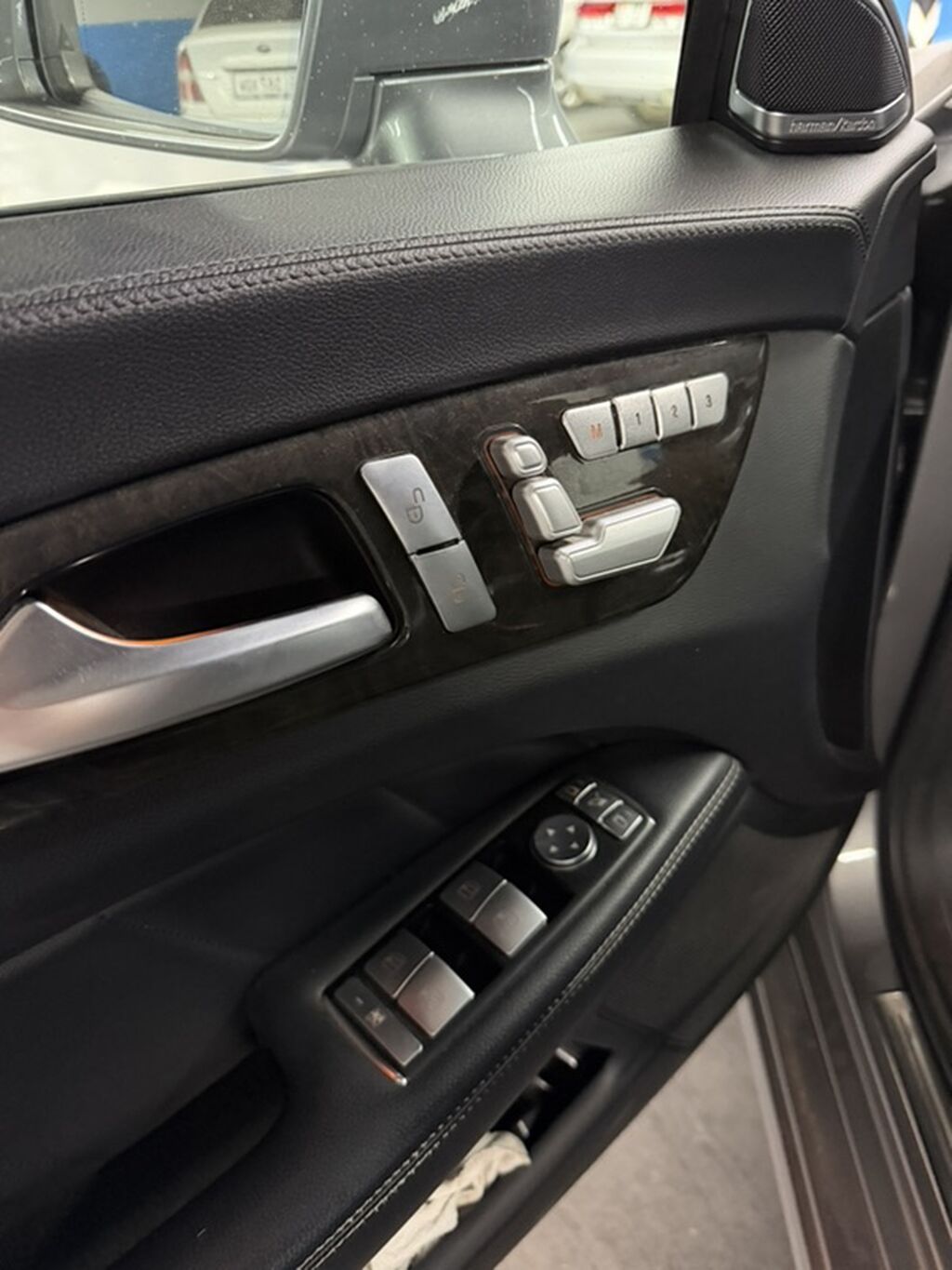 Mercedes-Benz CLS-Class: 2012 г., 4.7 л, Автомат, Бензин, Седан: фото 8
