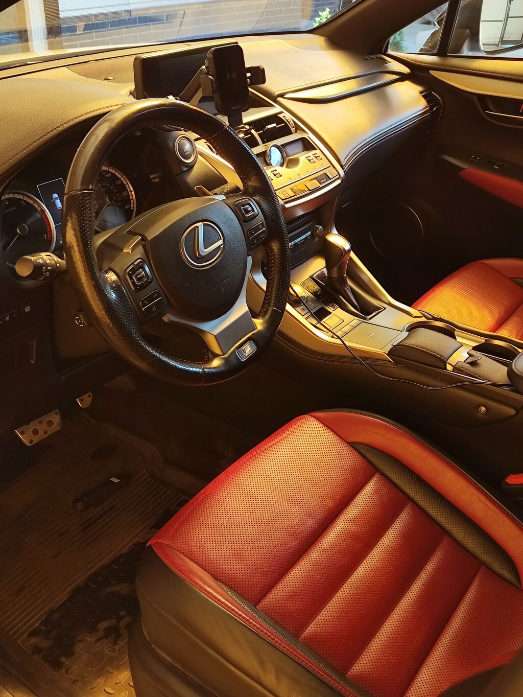 Lexus NX: 2020 г., 2 л, Автомат, Бензин, Кроссовер: фото 7