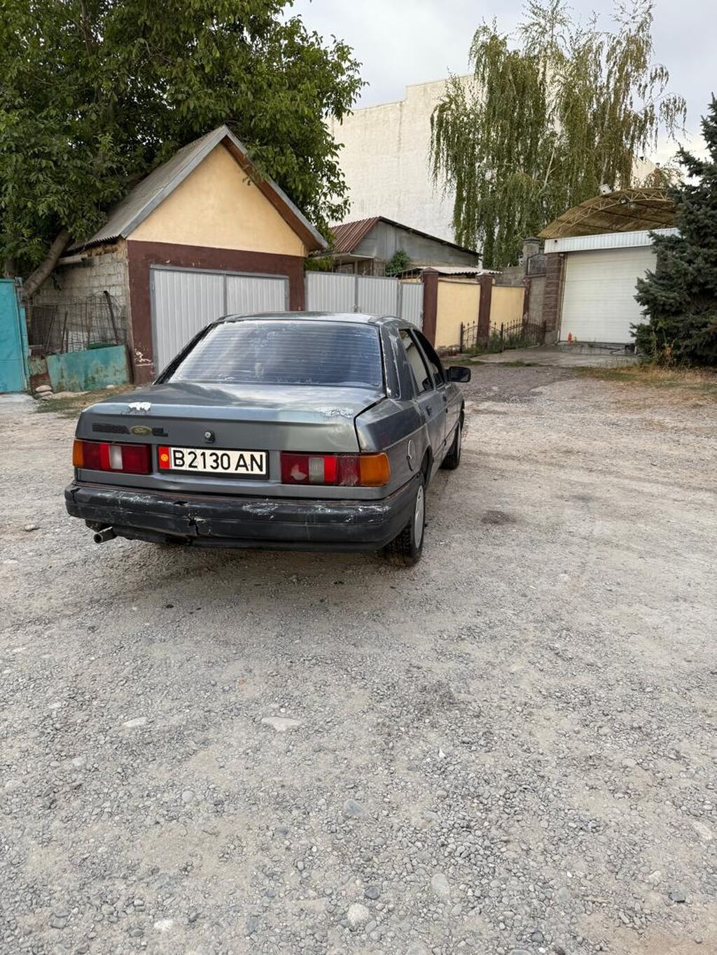Ford Sierra: 1989 г., 2 л, Механика, Бензин, Седан: фото 2