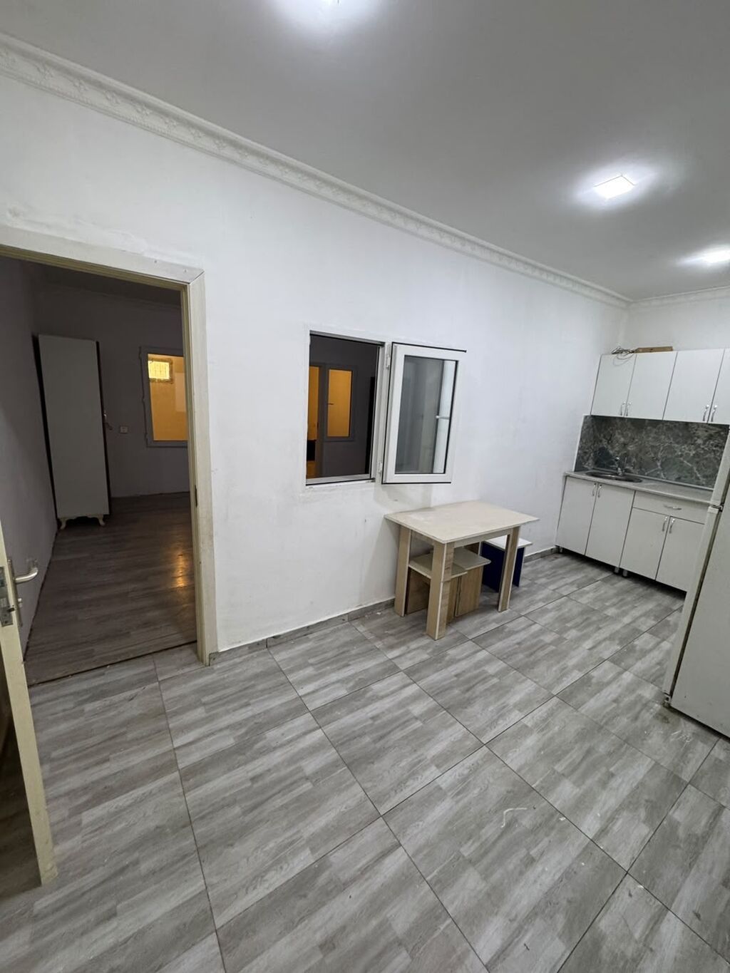 Sabunçu-Zabrat yolunda əsas yola 10 mt məsafədə 1 sot torpaq sahəsində