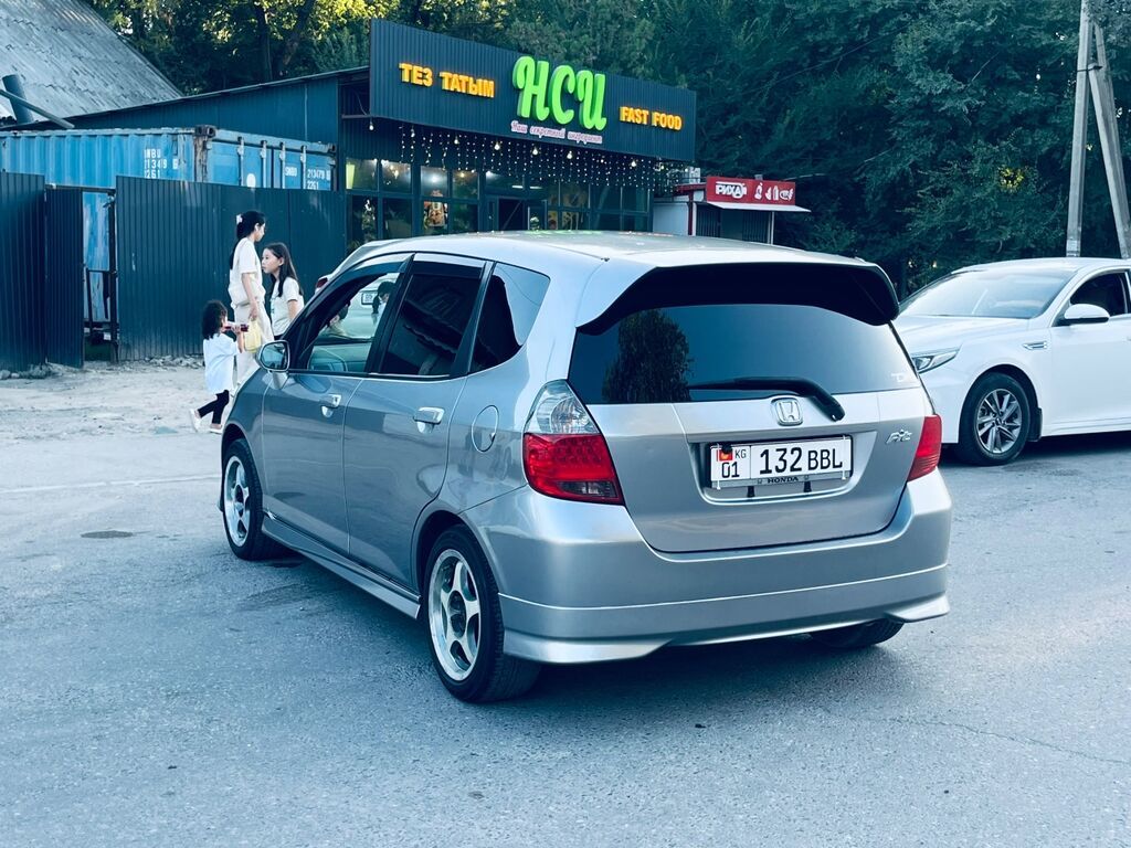 Honda Fit: 2003 г., 1.5 л, Вариатор, Бензин, Хэтчбэк: фото 5