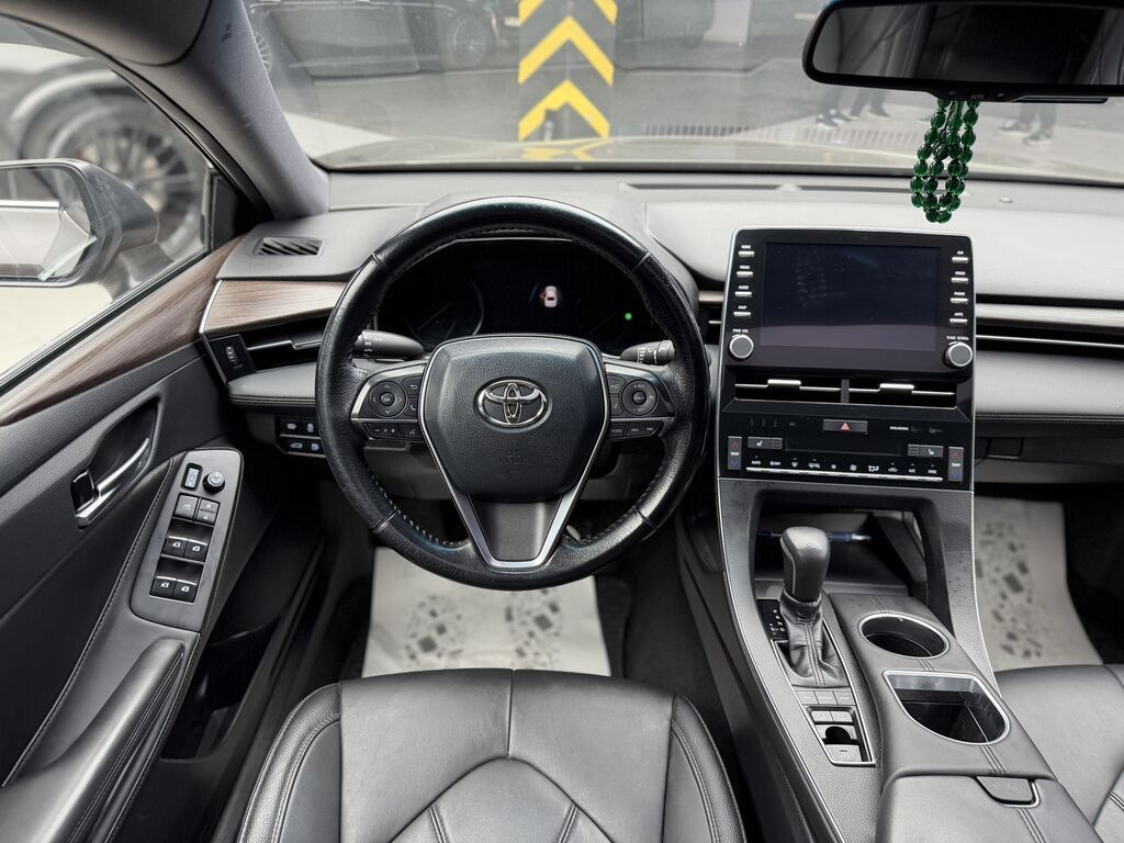Toyota Avalon: 2018 г., 2.5 л, Вариатор, Гибрид, Седан: фото 6