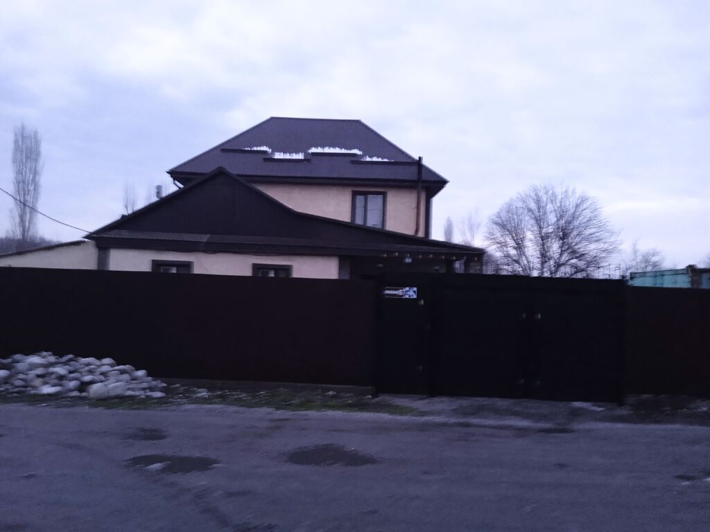 6 комнат, 180 м², 12 соток, Бишкек, Собственник