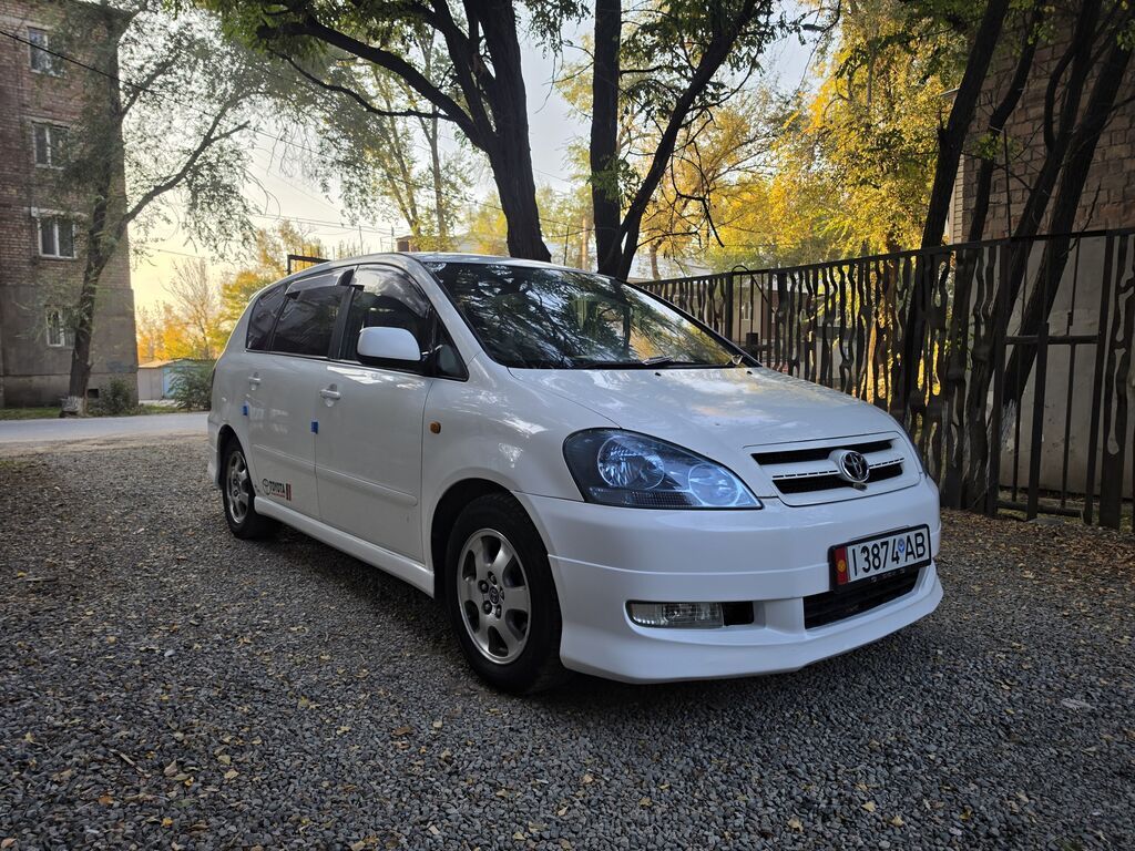 Toyota Ipsum: 2003 г., Автомат, Бензин, Минивэн: фото 3