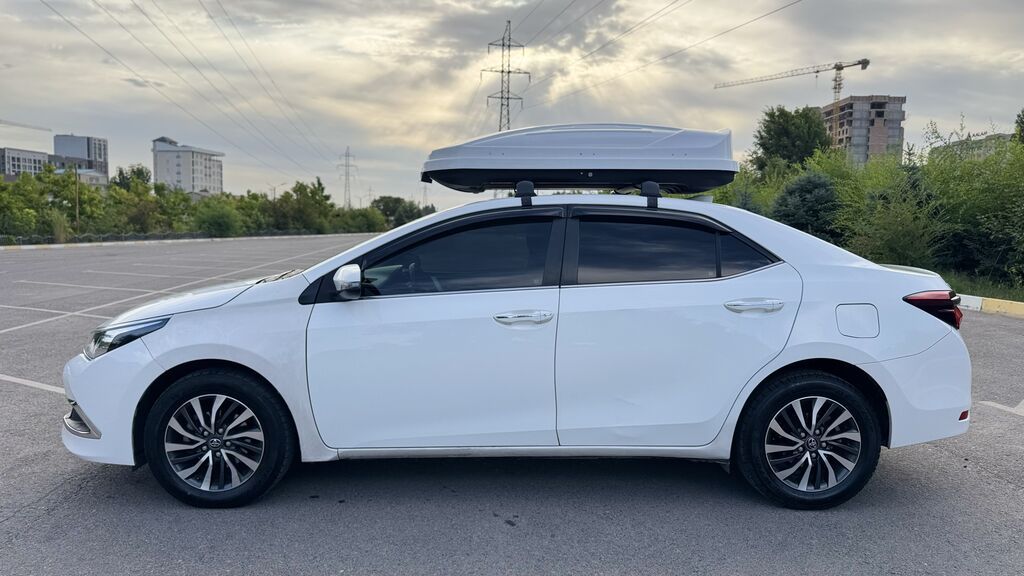 Toyota Corolla: 2019 г., 1.8 л, Гибрид: фото 3