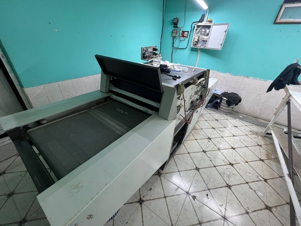 Tikiş atelyesi üçün tam təchiz olunmuş istehsal sahəsi - Geniş