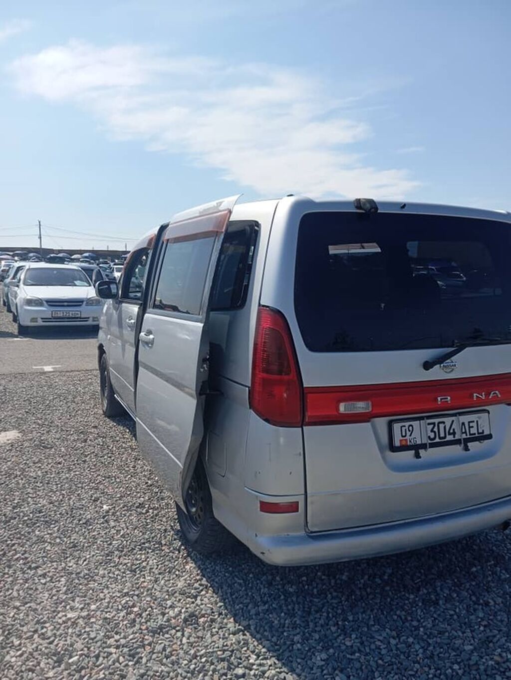 Nissan Serena: 2001 г., 2 л, Автомат, Бензин, Минивэн: фото 3