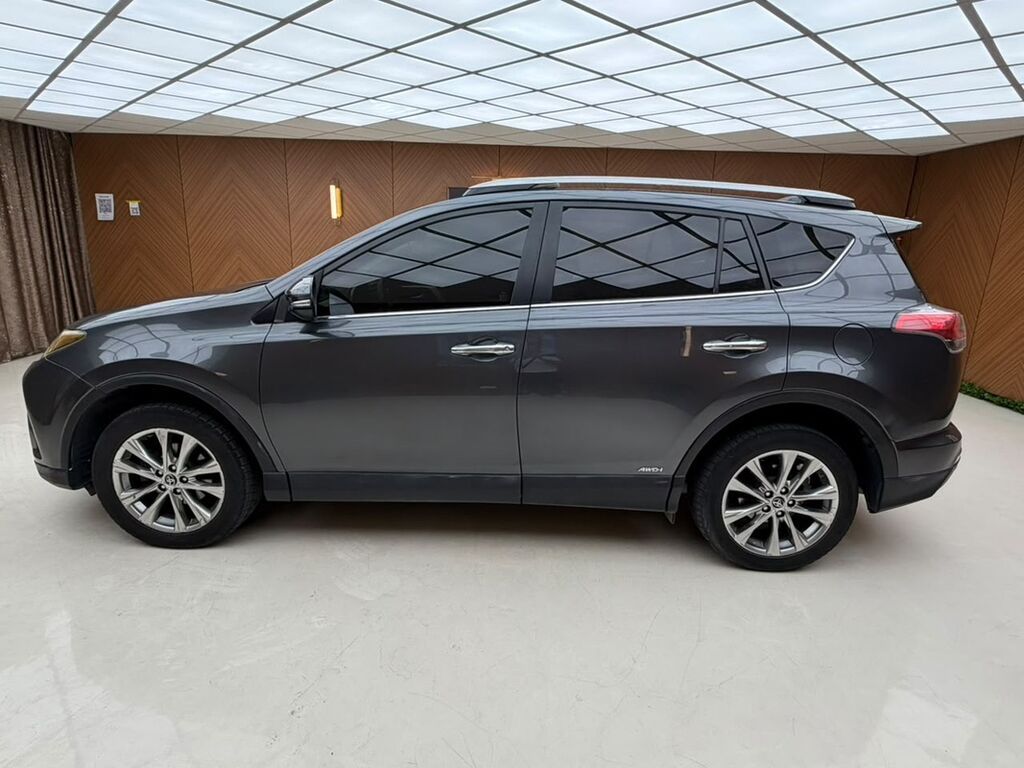 Toyota RAV4: 2017 г., 2.5 л, Автомат, Гибрид, Кроссовер: фото 5