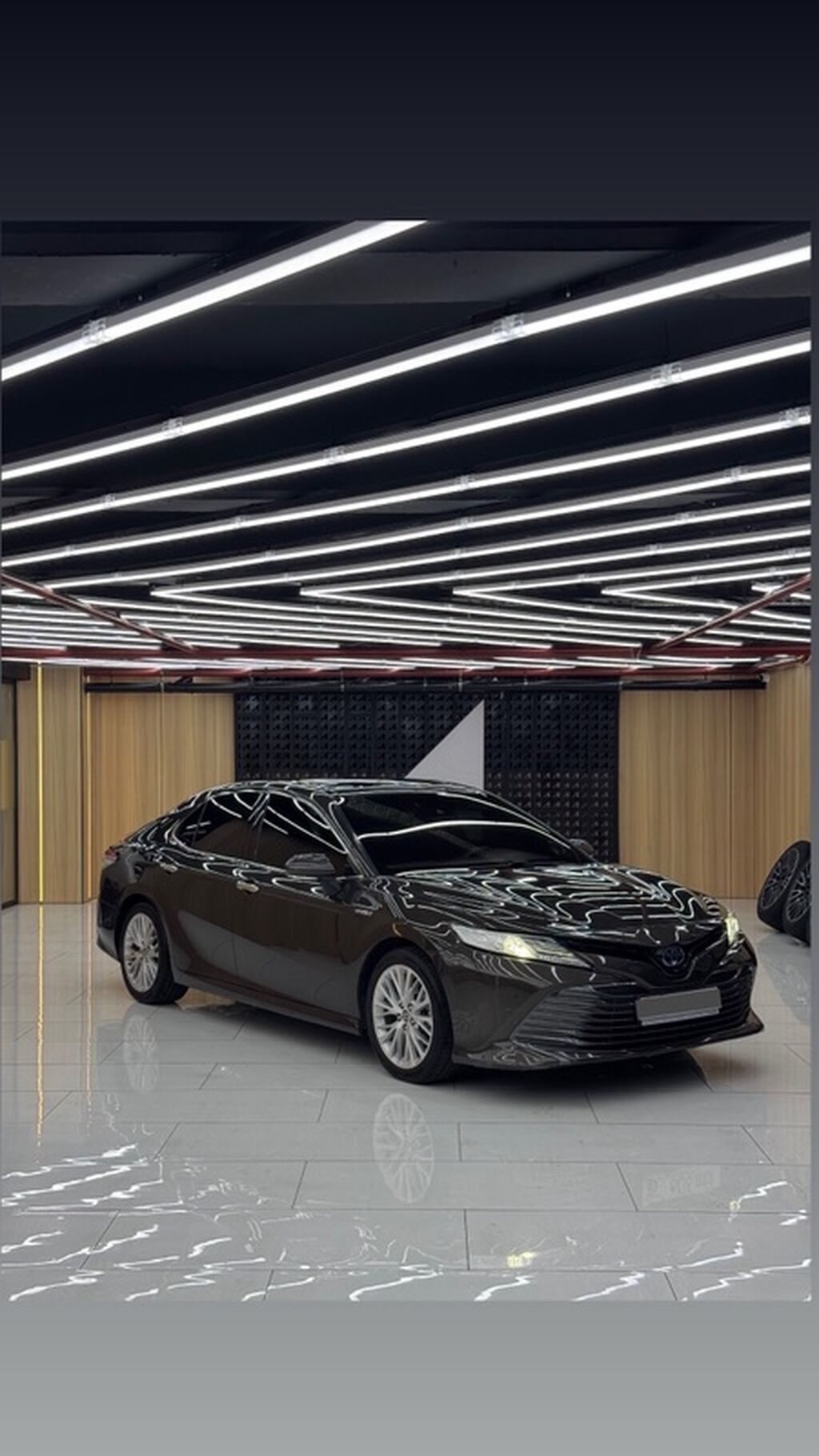 Toyota Camry: 2020 г., 2.5 л, Вариатор, Гибрид, Седан: фото 2