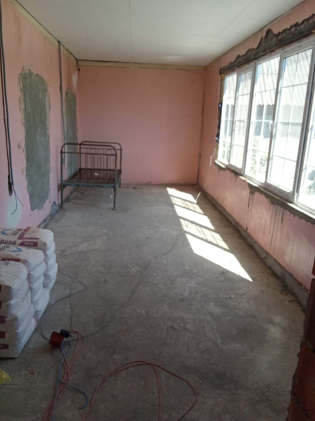 Ağdaş, 192 kv. m, 4 otaqlı, İşıq, Kanalizasiya, Kombi