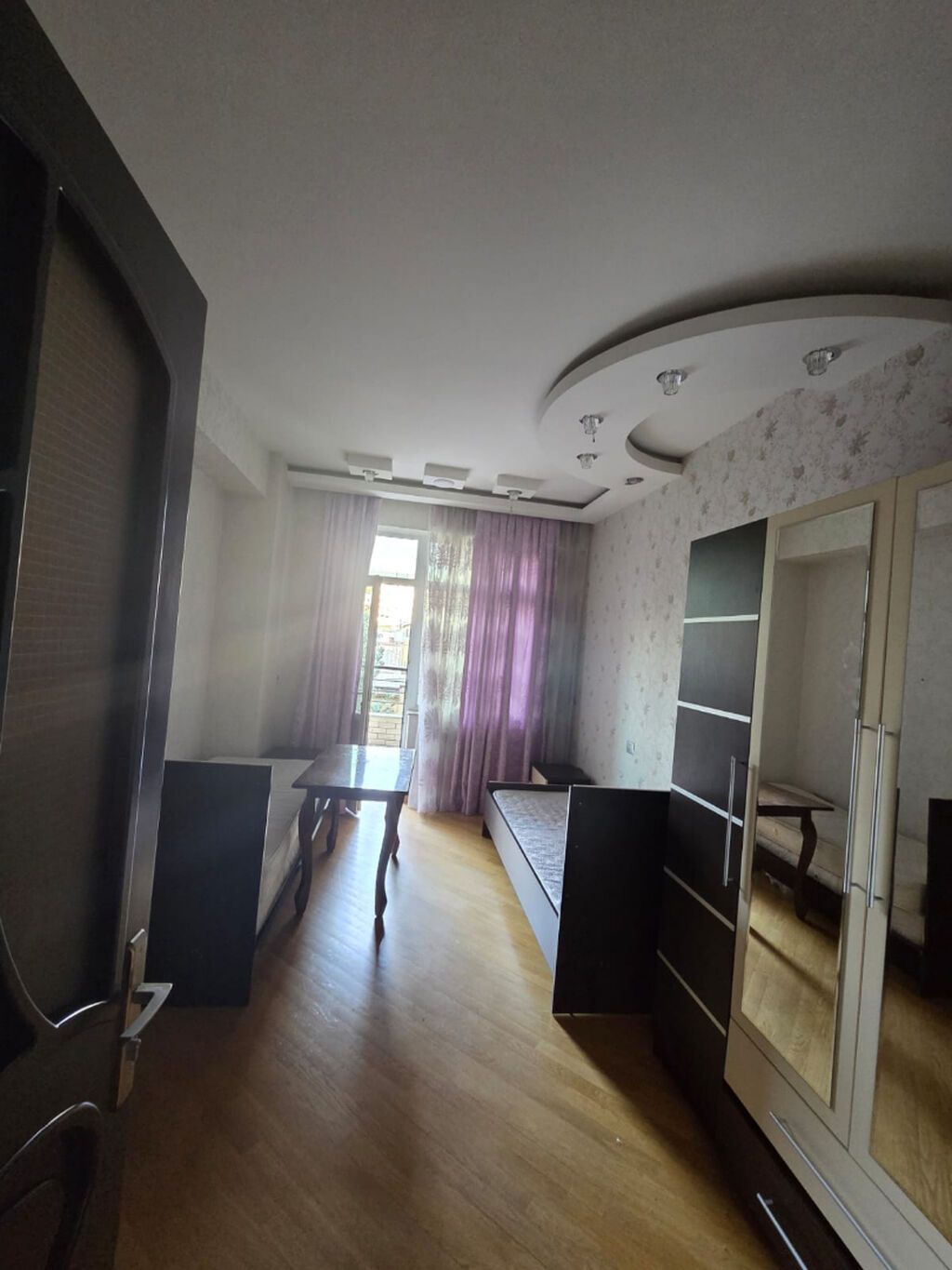 3 otaqlı, Yeni tikili, 152 kv. m