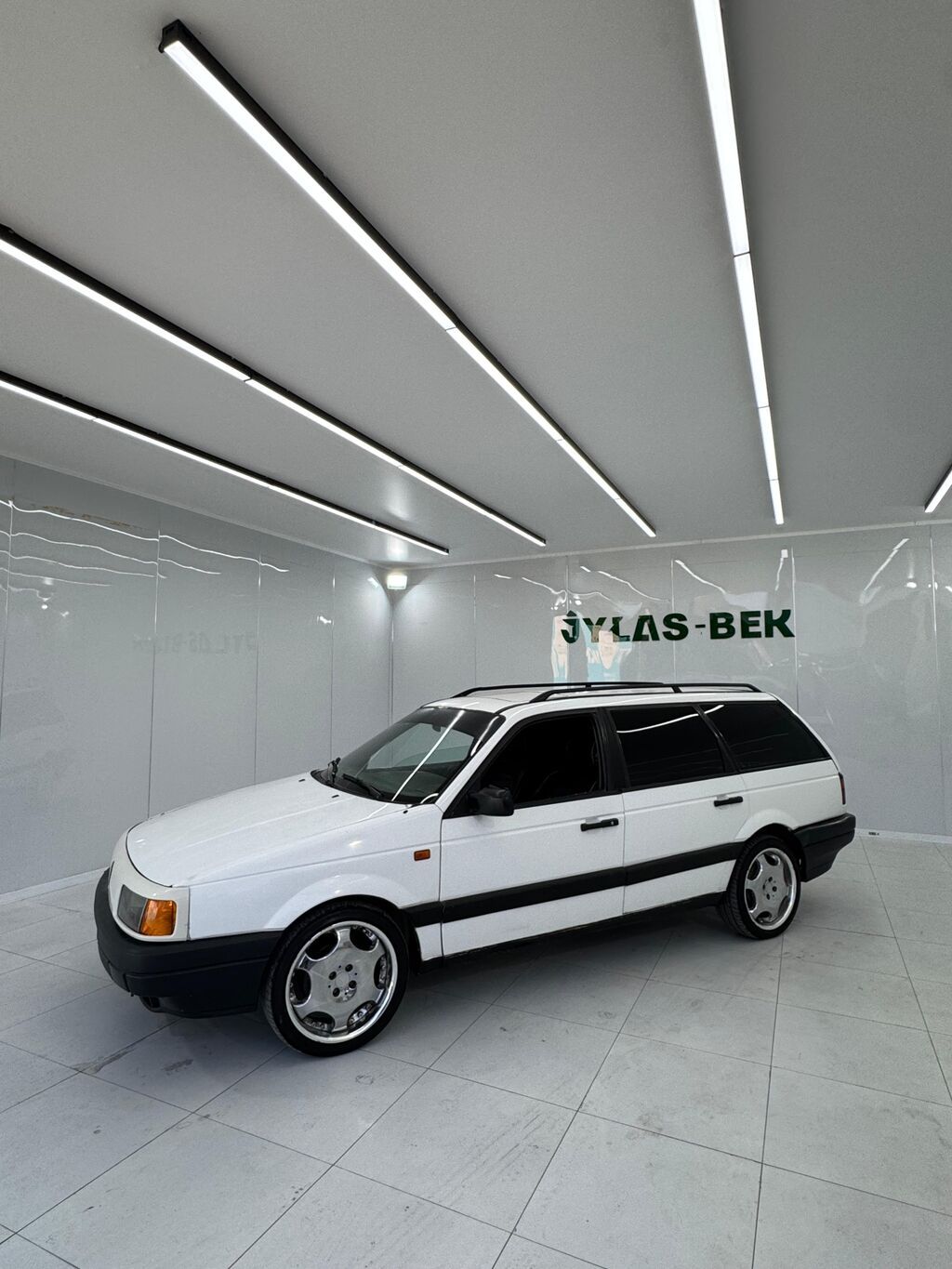 Volkswagen Passat: 1992 г., 1.8 л, Механика, Бензин, Универсал: фото 2