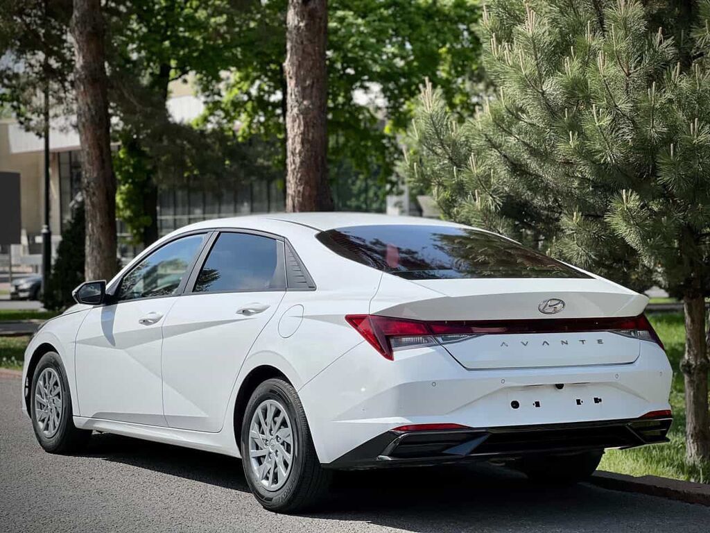 Hyundai Avante: 2020 г., 1.6 л, Автомат, Газ, Седан: фото 3