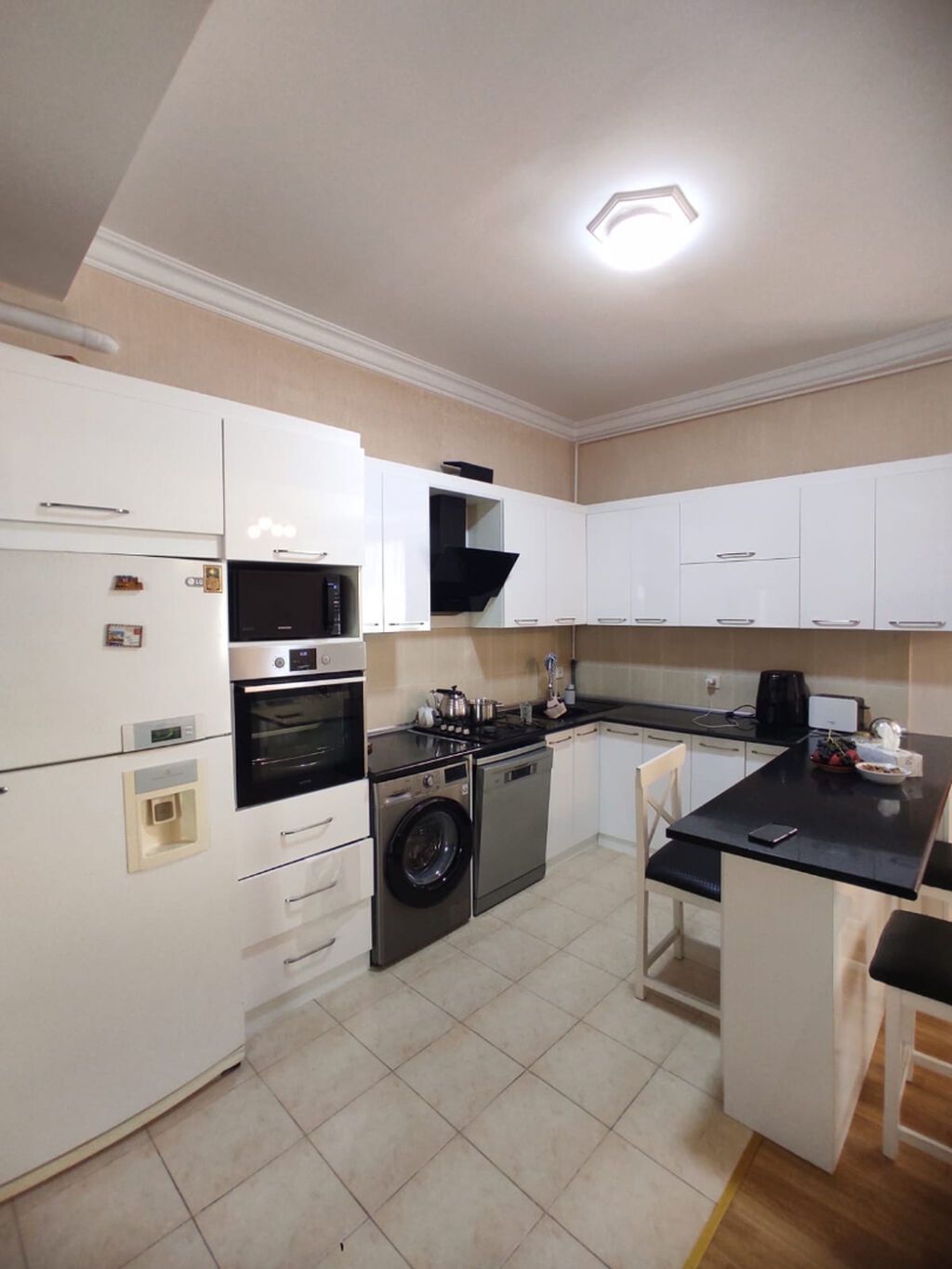 3 otaqlı, Yeni tikili, m. Qara Qarayev, 78 kv. m