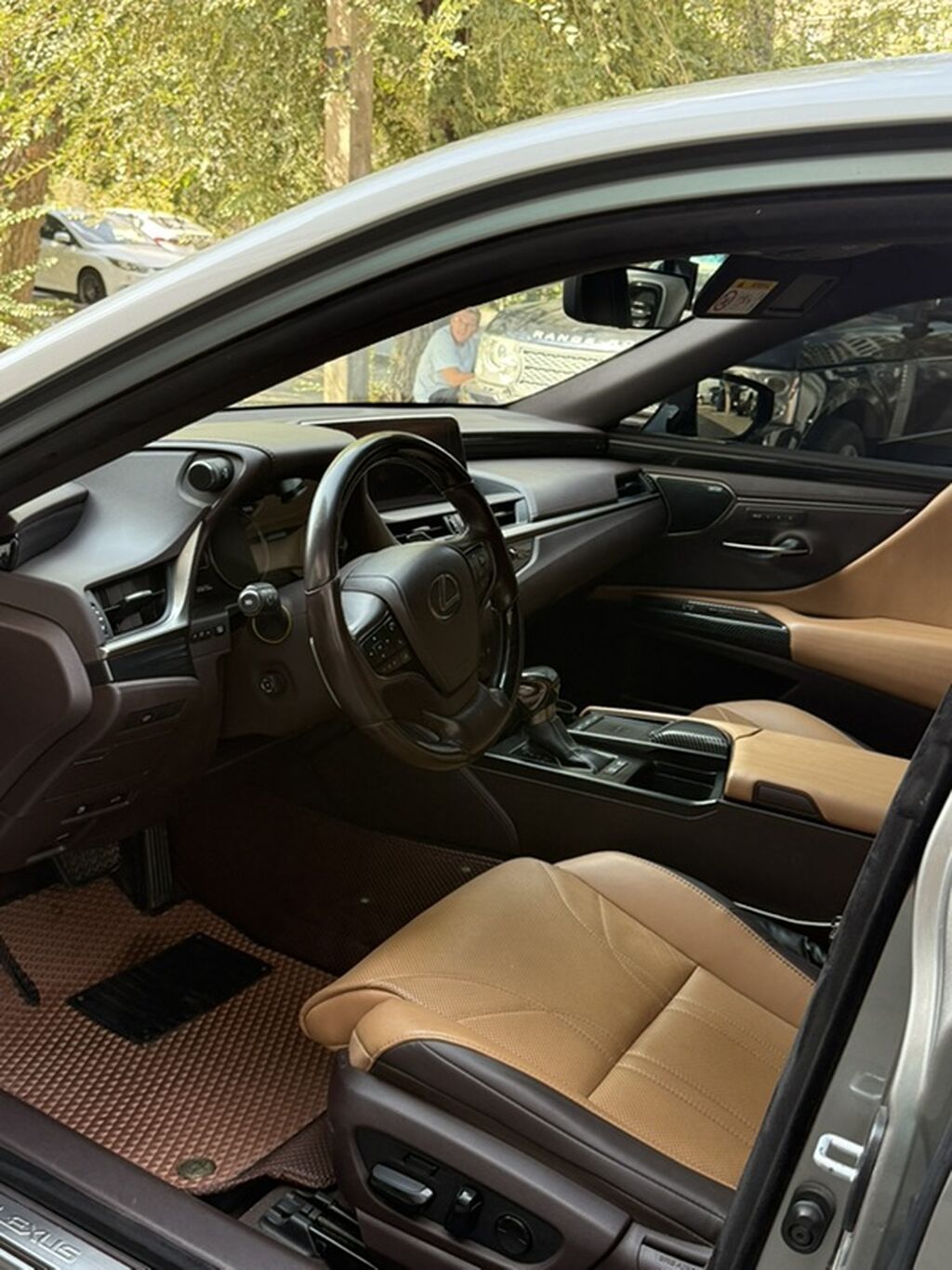 Lexus ES: 2020 г., 2.5 л, Автомат, Гибрид, Седан: фото 3