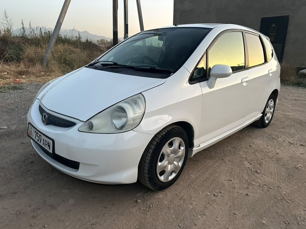 Honda Fit: 2003 г., 1.3 л, Автомат, Бензин, Хэтчбэк: фото 4
