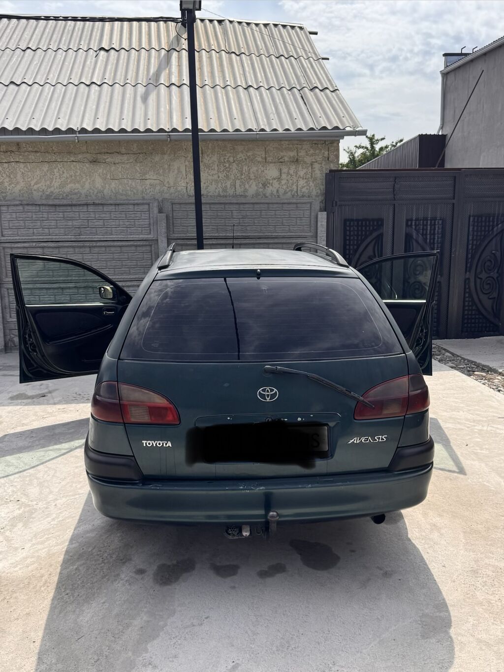 Toyota Avensis: 2001 г., 2 л, Механика, Дизель, Универсал: фото 4