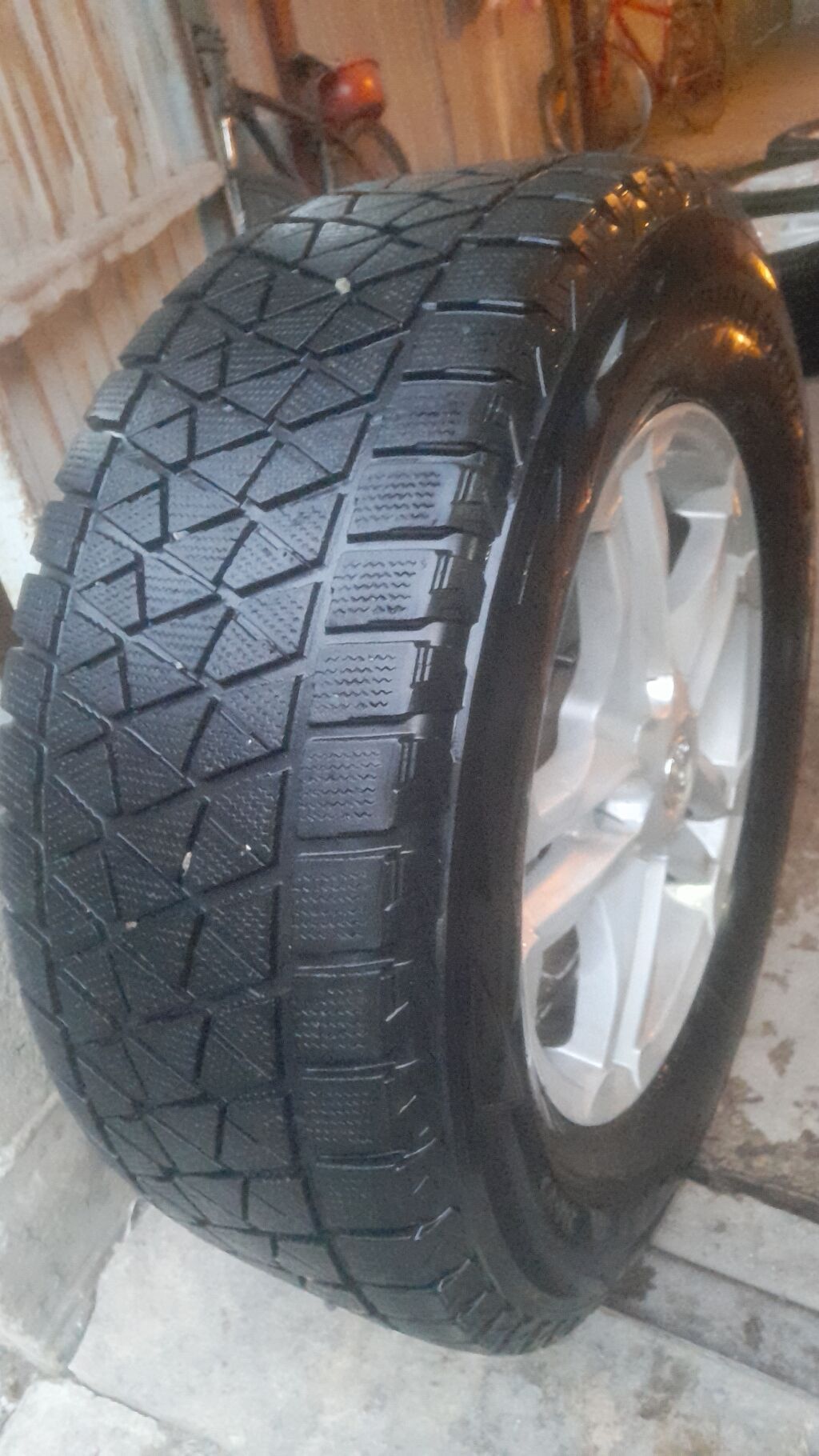 Колеса в сборе 285 / 60 / R 18, Зима, Б/у, Комплект, Внедорожные (АТ/МТ), Литые, отверстий - 5: фото 3