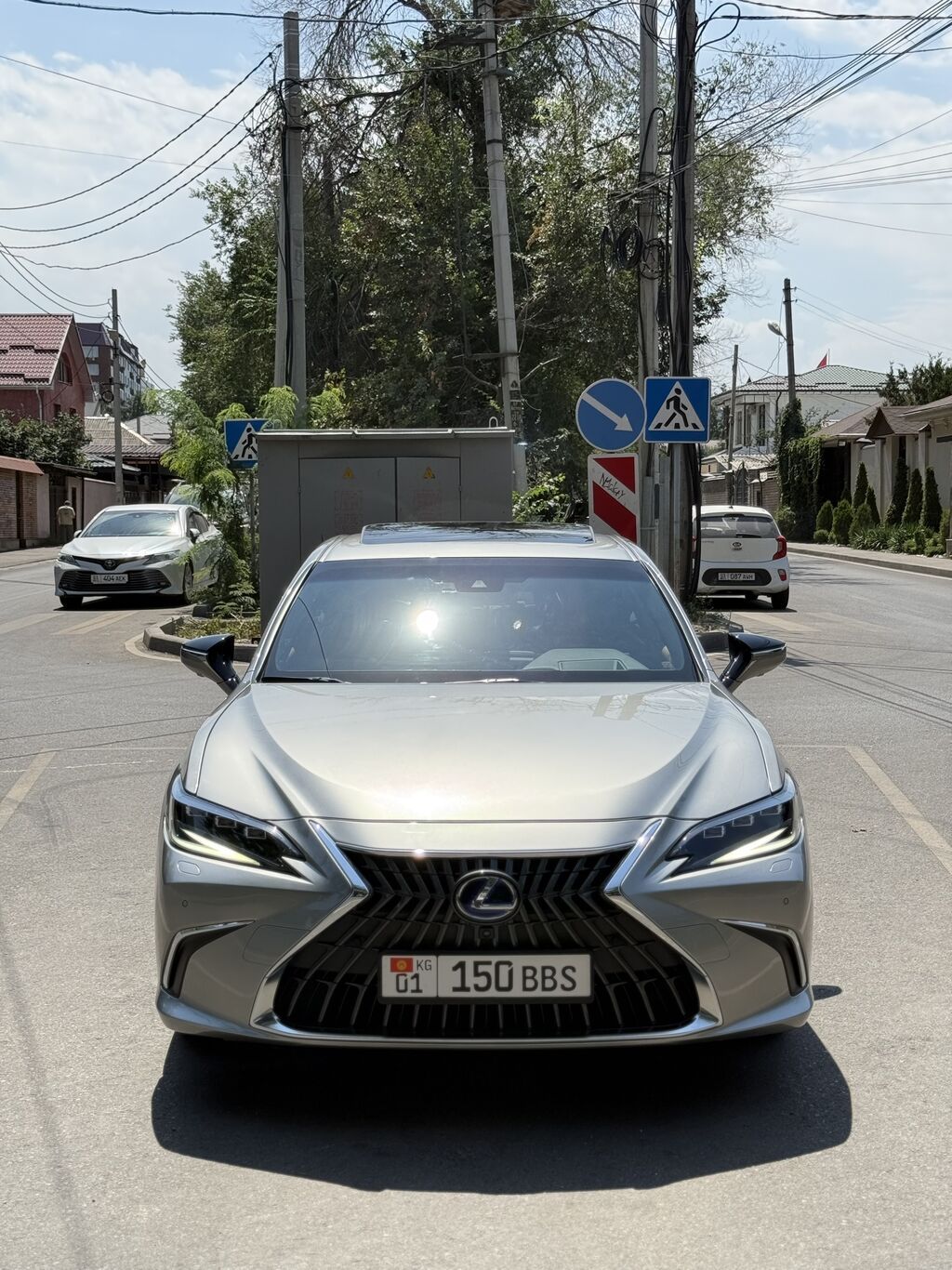 Lexus ES: 2021 г., 2.5 л, Автомат, Гибрид, Седан: фото 3