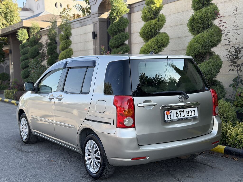 Toyota Raum: 2003 г., 1.5 л, Автомат, Бензин, Хэтчбэк: фото 3