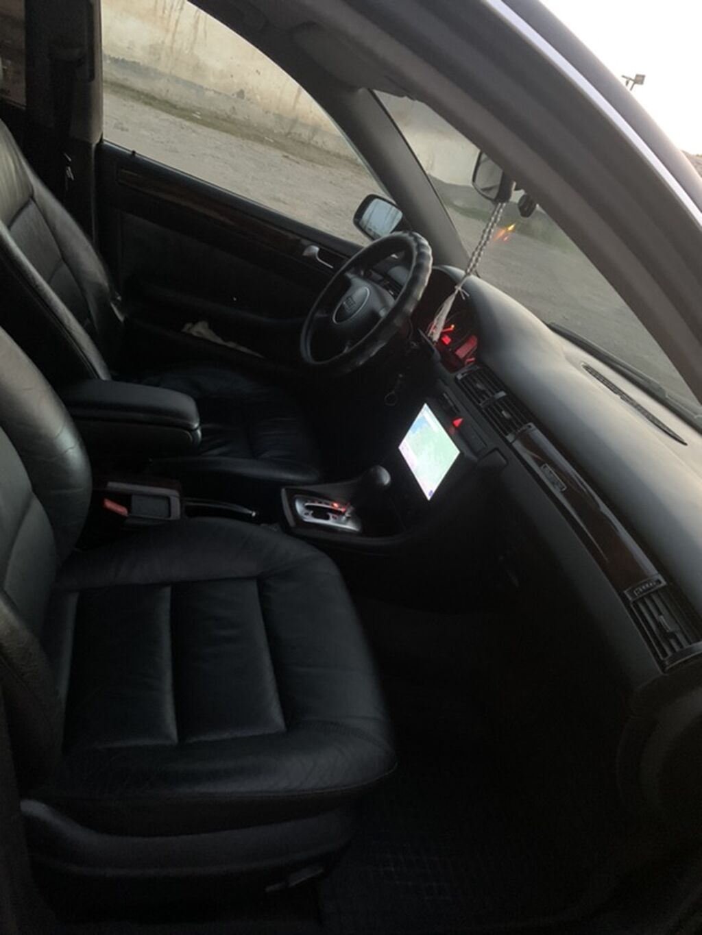 Audi A6: 2004 г., 2.4 л, Автомат, Газ, Универсал: фото 5