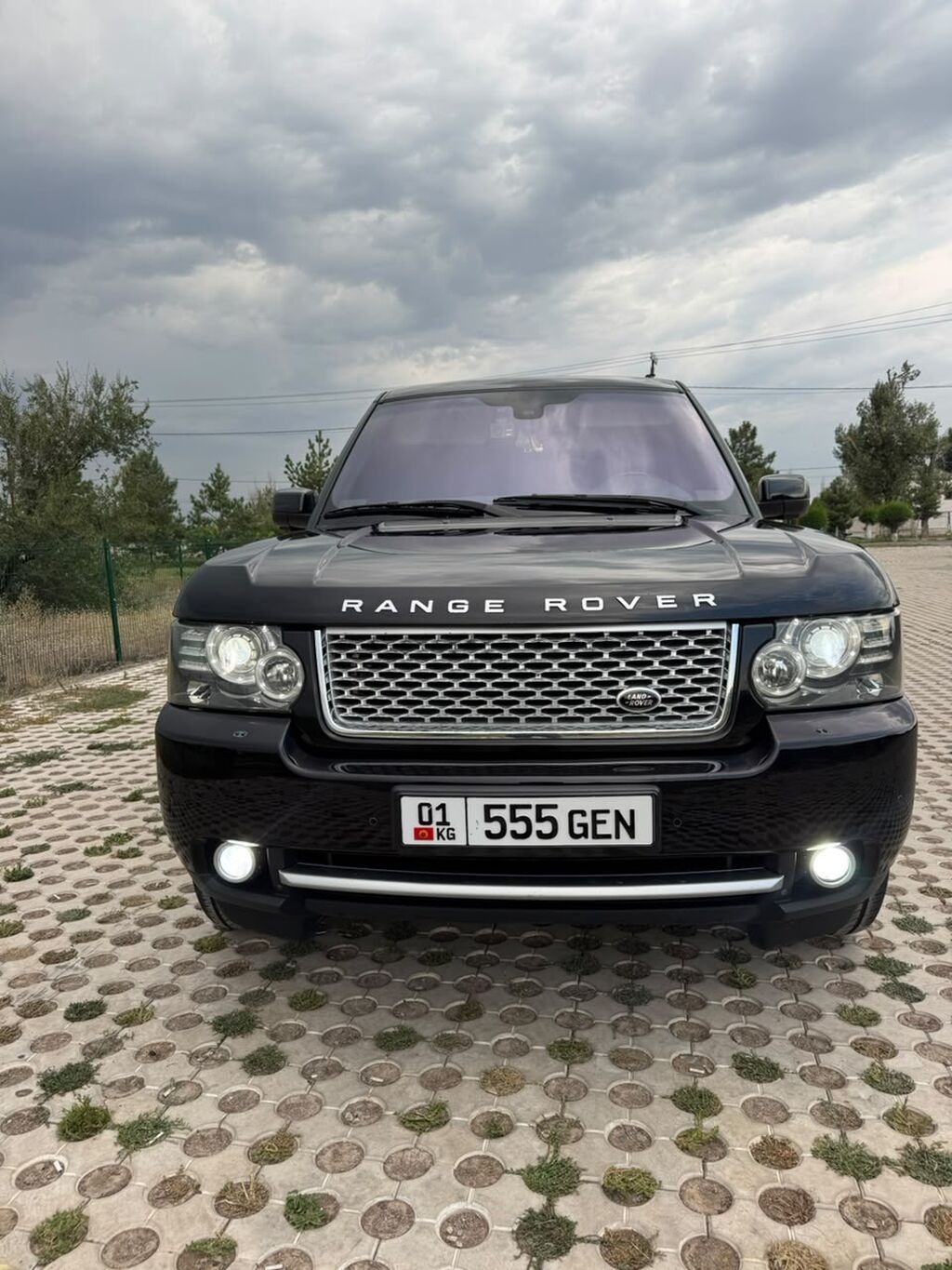 Land Rover Range Rover: 2010 г., 5 л, Автомат, Бензин, Внедорожник: фото 3