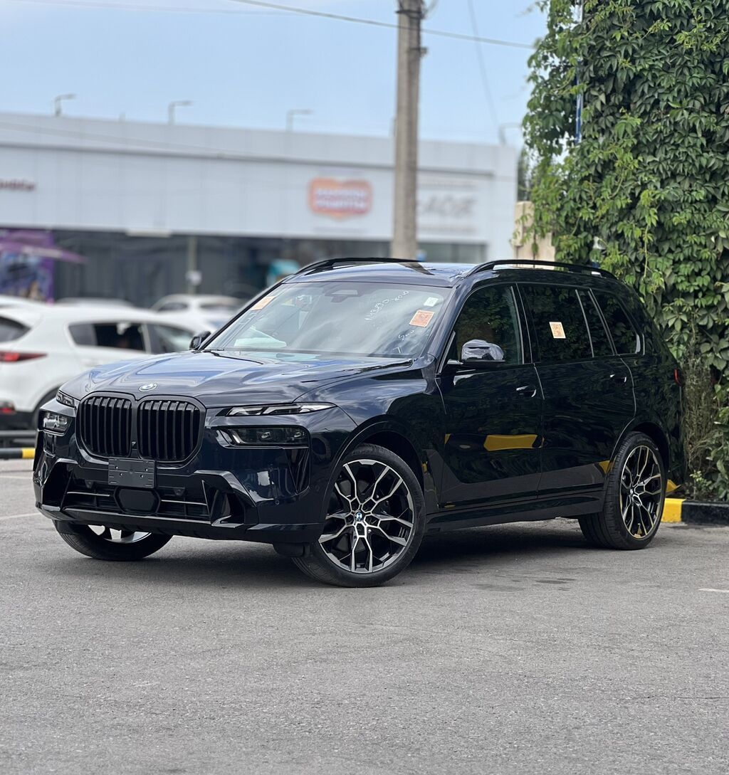 BMW X7: 2022 г., 3 л, Автомат, Бензин, Кроссовер: фото 3