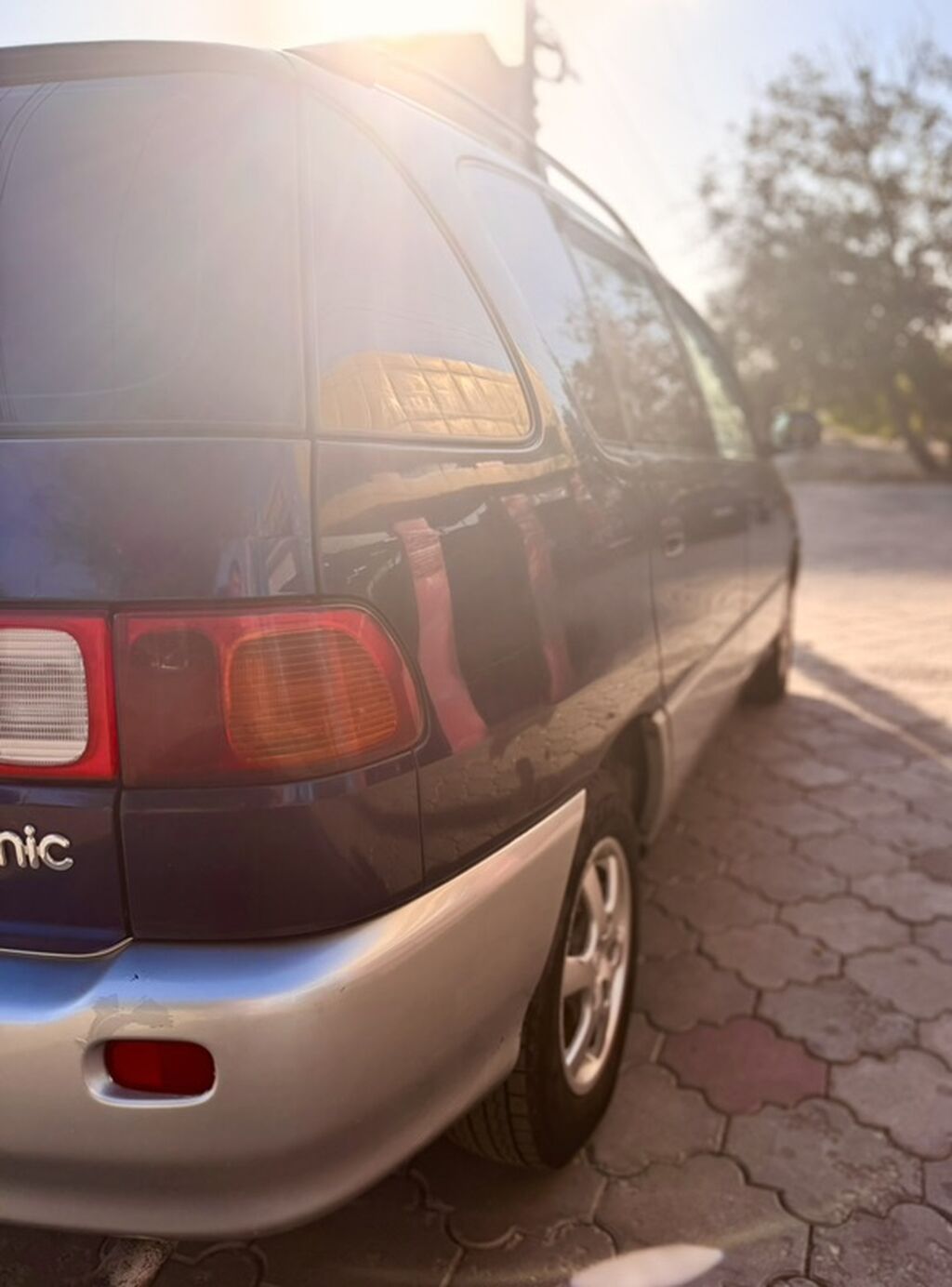 Toyota Ipsum: 1998 г., 2 л, Механика, Бензин, Минивэн: фото 3
