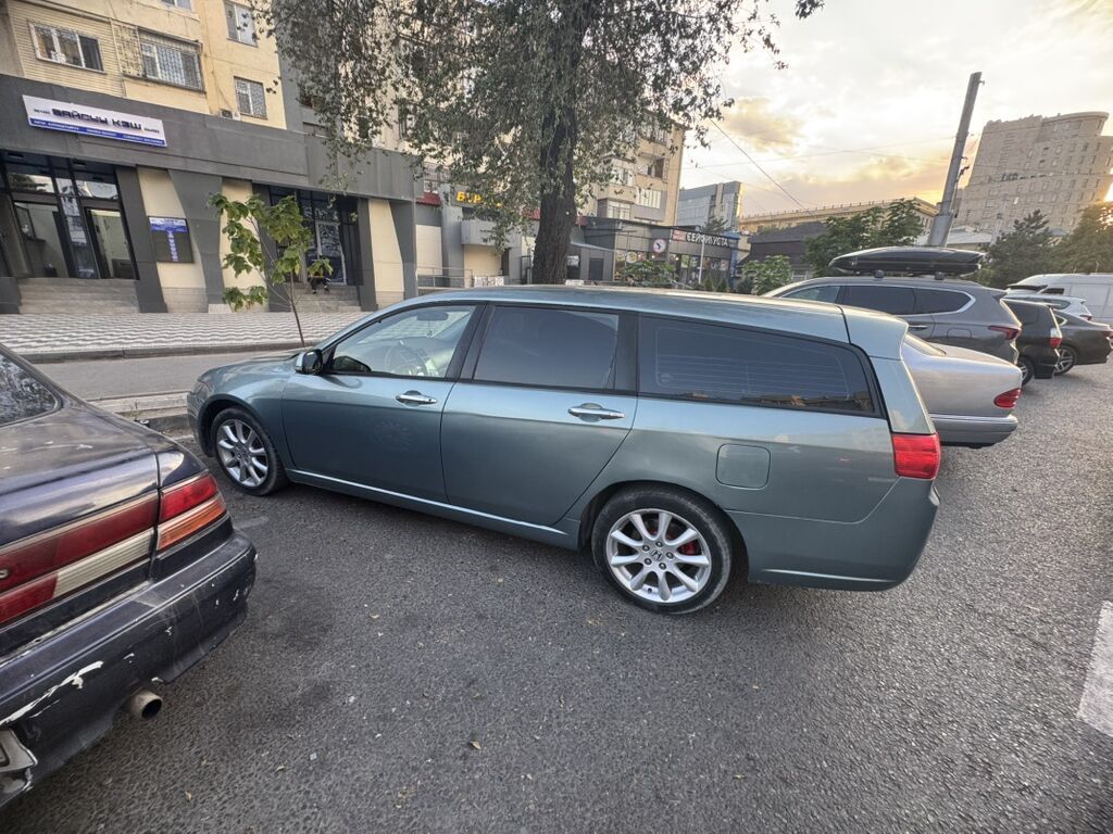 Honda Accord: 2002 г., 2 л, Автомат, Бензин, Универсал: фото 2