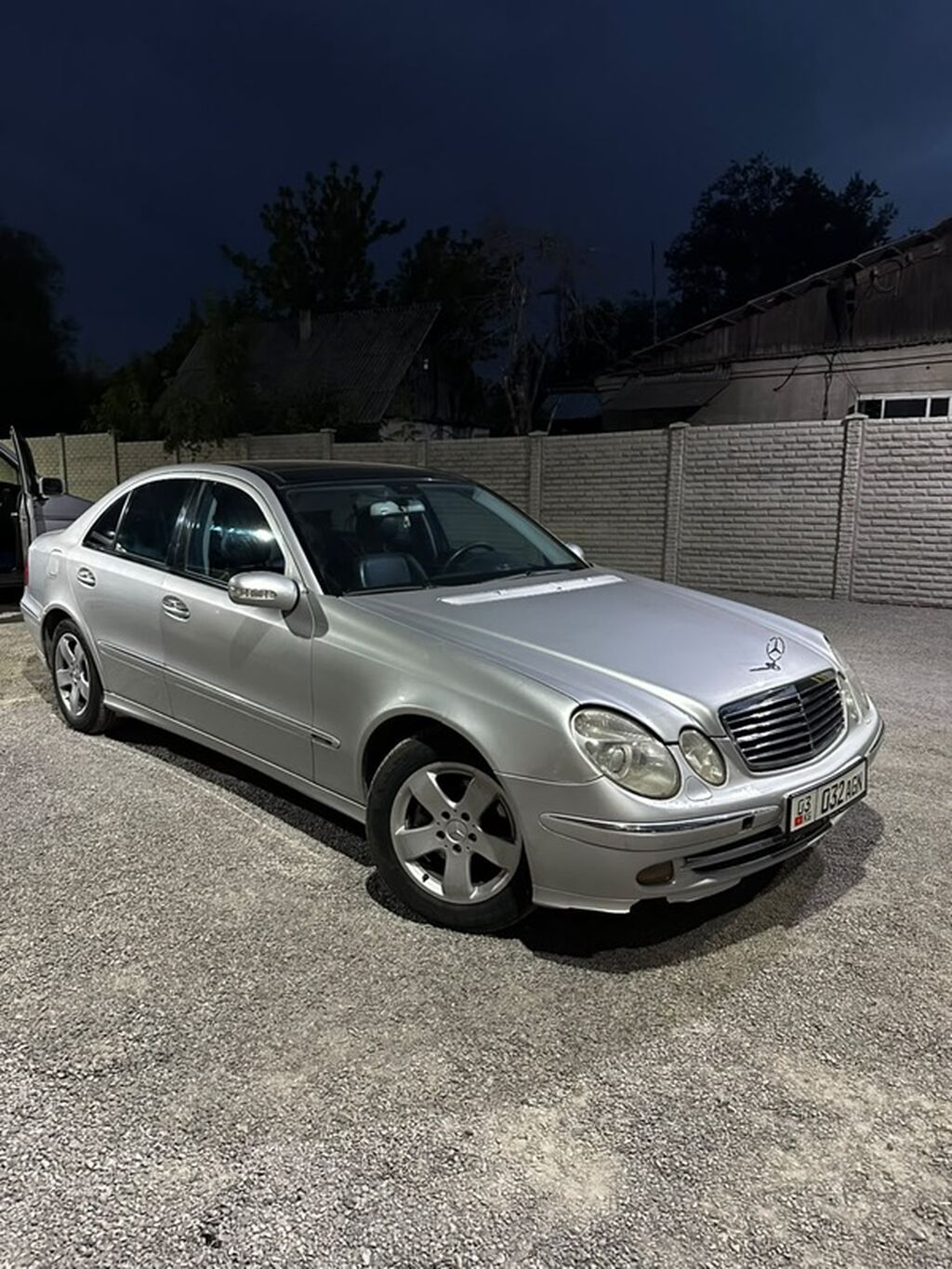 Mercedes-Benz E-Class: 2003 г., 1.8 л, Автомат, Бензин, Седан: фото 1