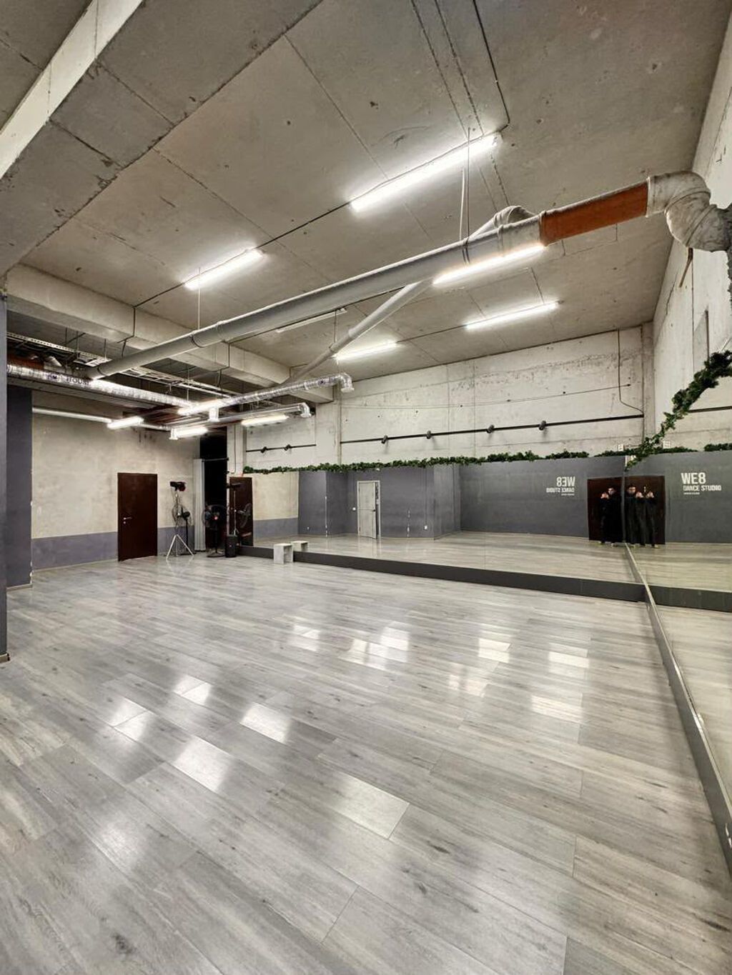 Коммерческое помещение 244,1 м² в центре Бишкека — универсальное