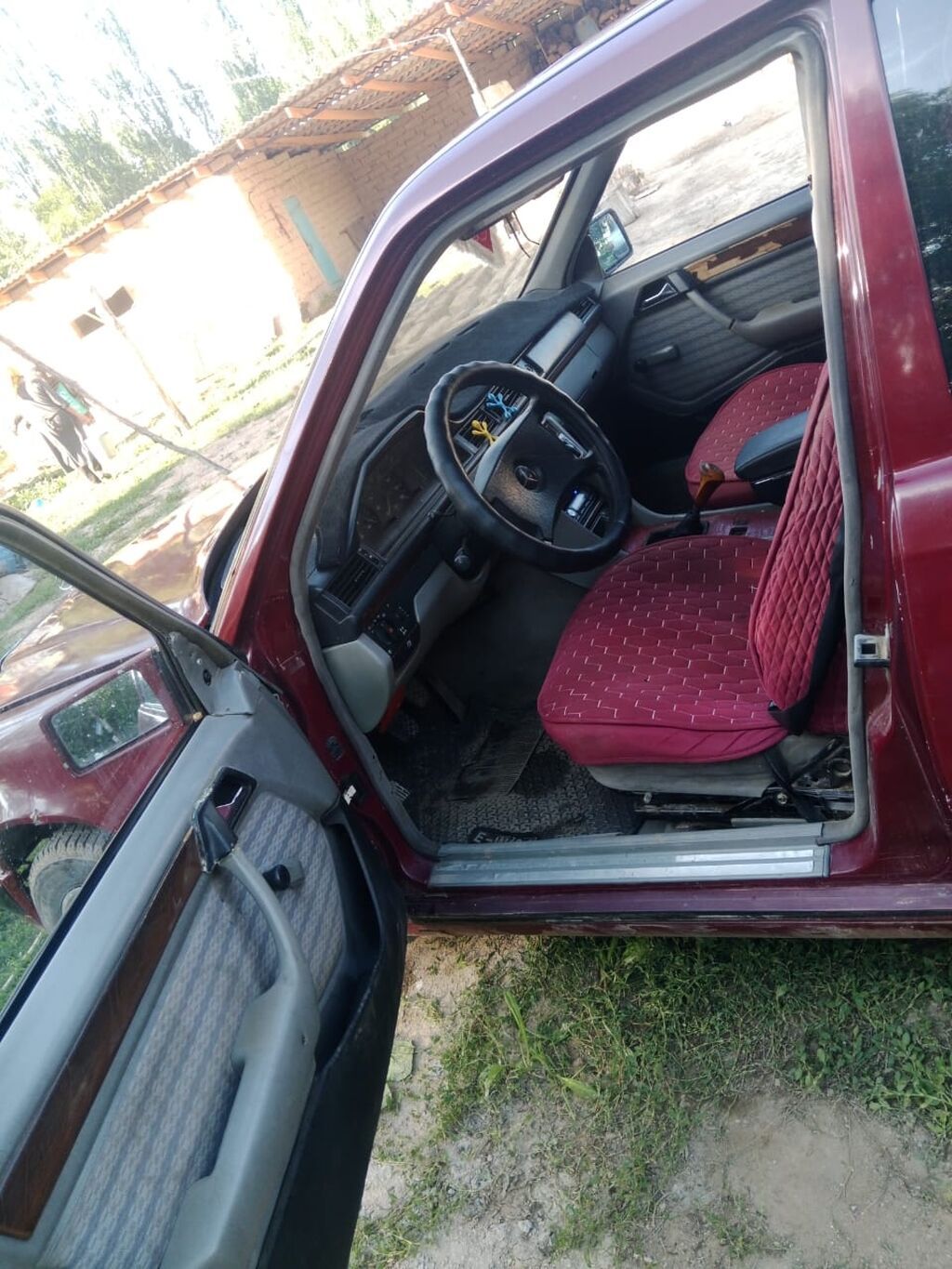 Mercedes-Benz W124: 1990 г., 2 л, Механика, Дизель, Седан: фото 6