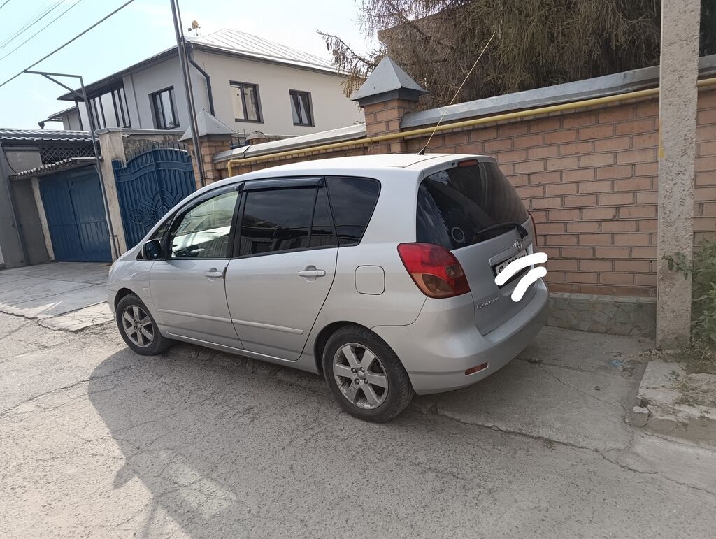 Toyota Corolla Verso: 2002 г., Минивэн: фото 2