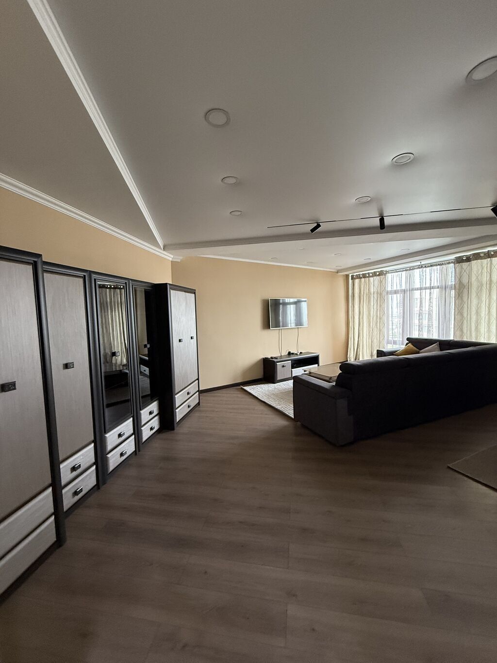 3 комнаты, 97 м², Дордой Плаза ТРЦ Элитка, 10 этаж, Евроремонт: фото 5