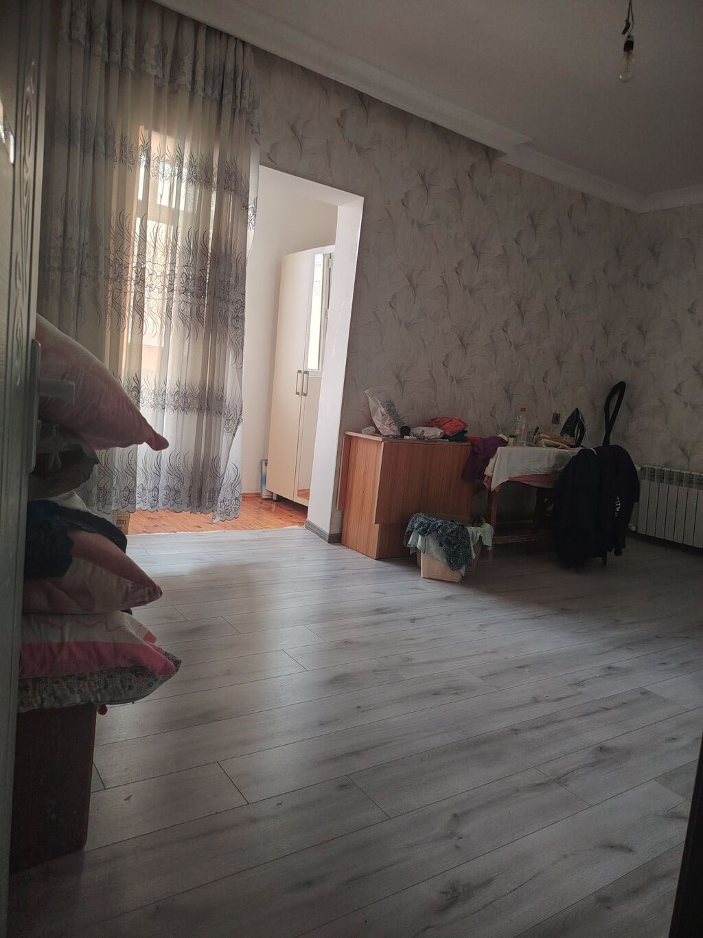 İcarəyə otaq – 2 çarpayılı, işıqlı və rahat - Geniş pəncərəli, günəş