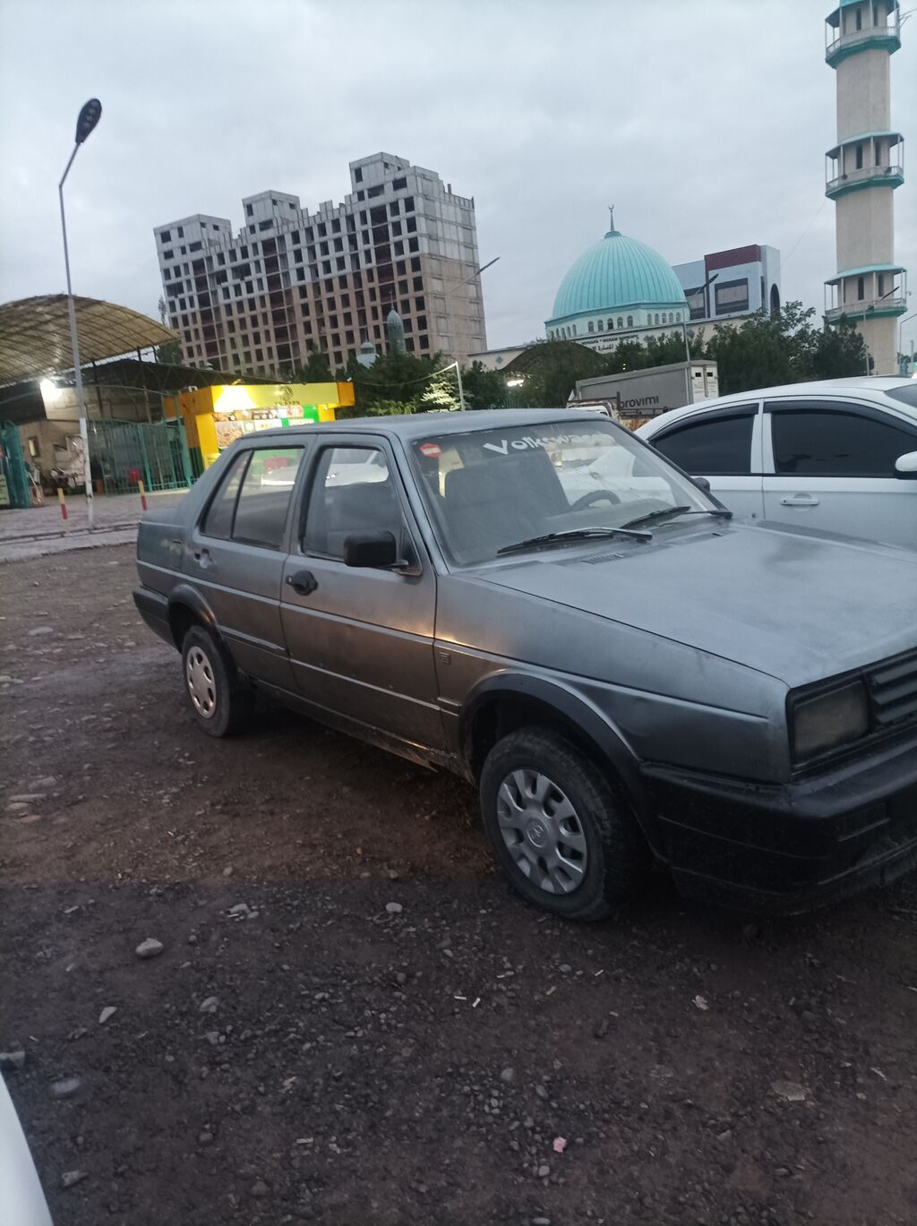 Volkswagen Jetta: 1991 г., 1.8 л, Механика, Бензин, Седан: фото 2