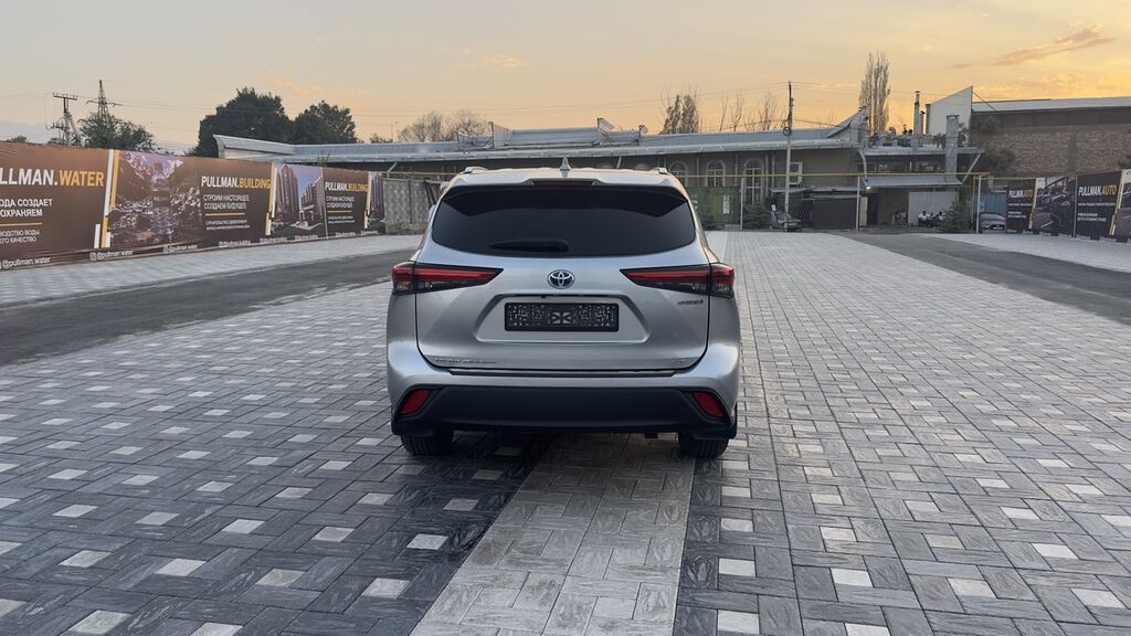 Toyota Highlander: 2021 г., 2.5 л, Гибрид, Кроссовер: фото 3